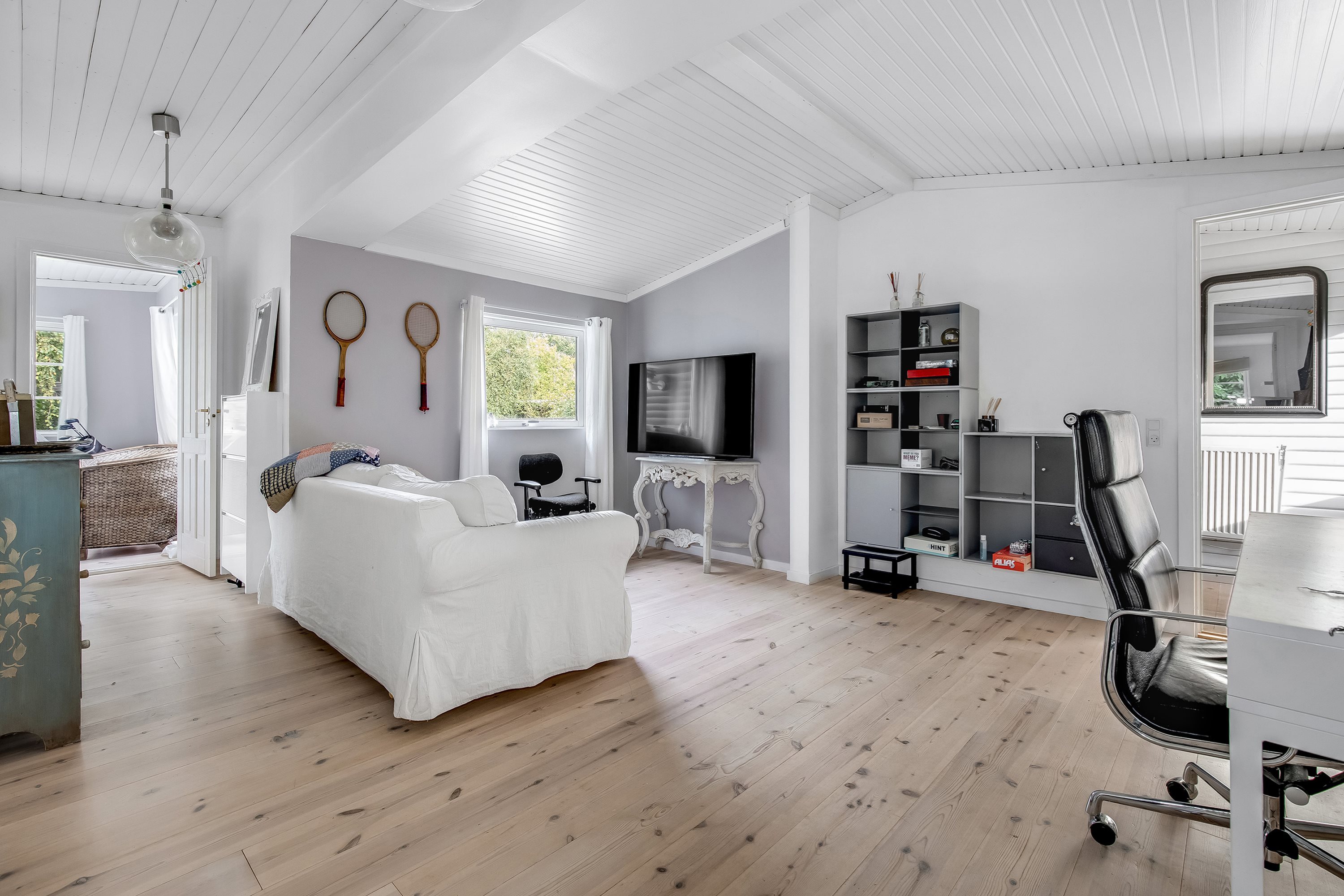 Fremhævet stue/alrum billede i fuldskærmstilstand. Billede af Præsthøjvej 14, 3300 Frederiksværk