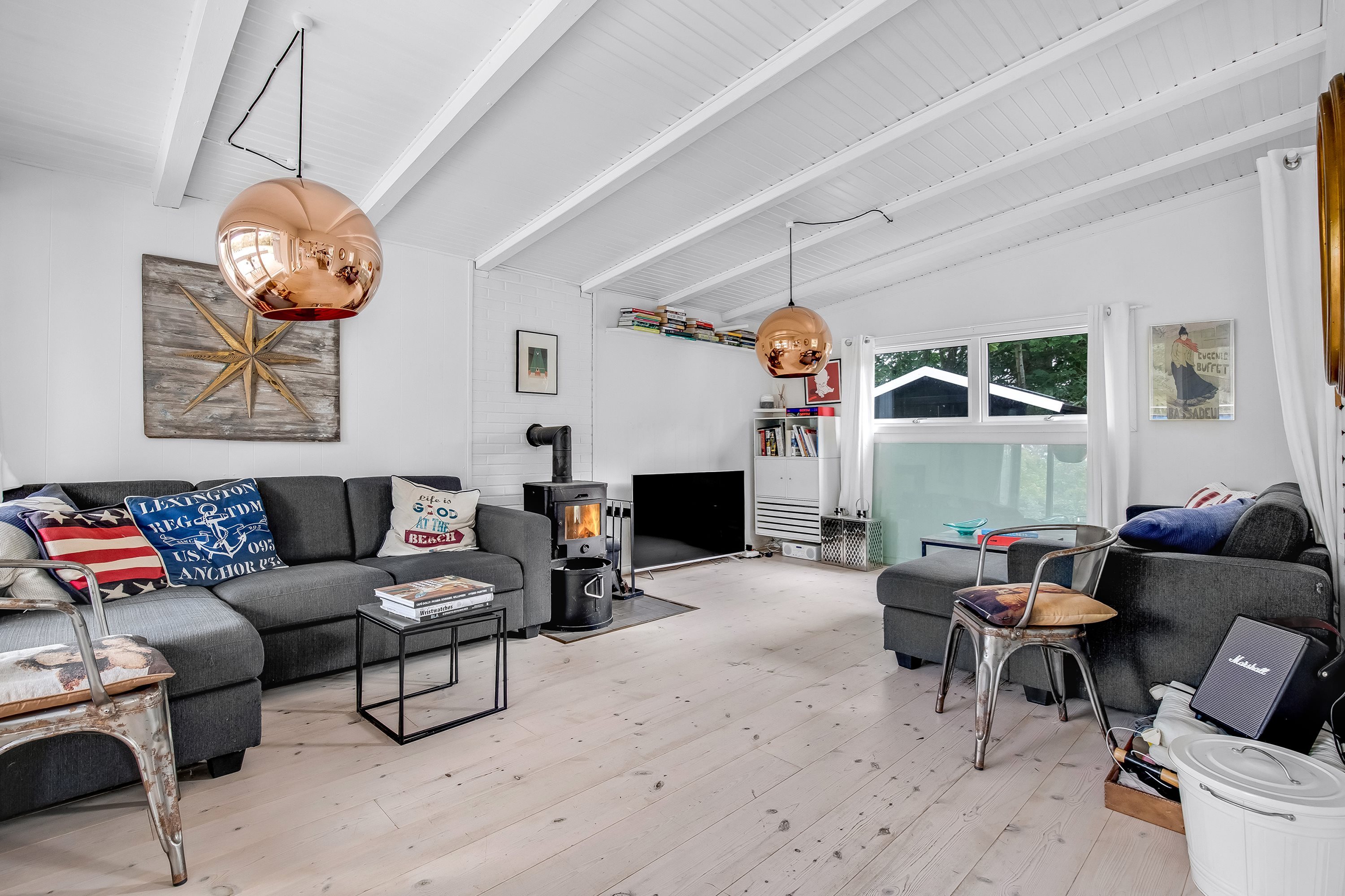 Fremhævet stue billede i fuldskærmstilstand. Billede af Præsthøjvej 14, 3300 Frederiksværk