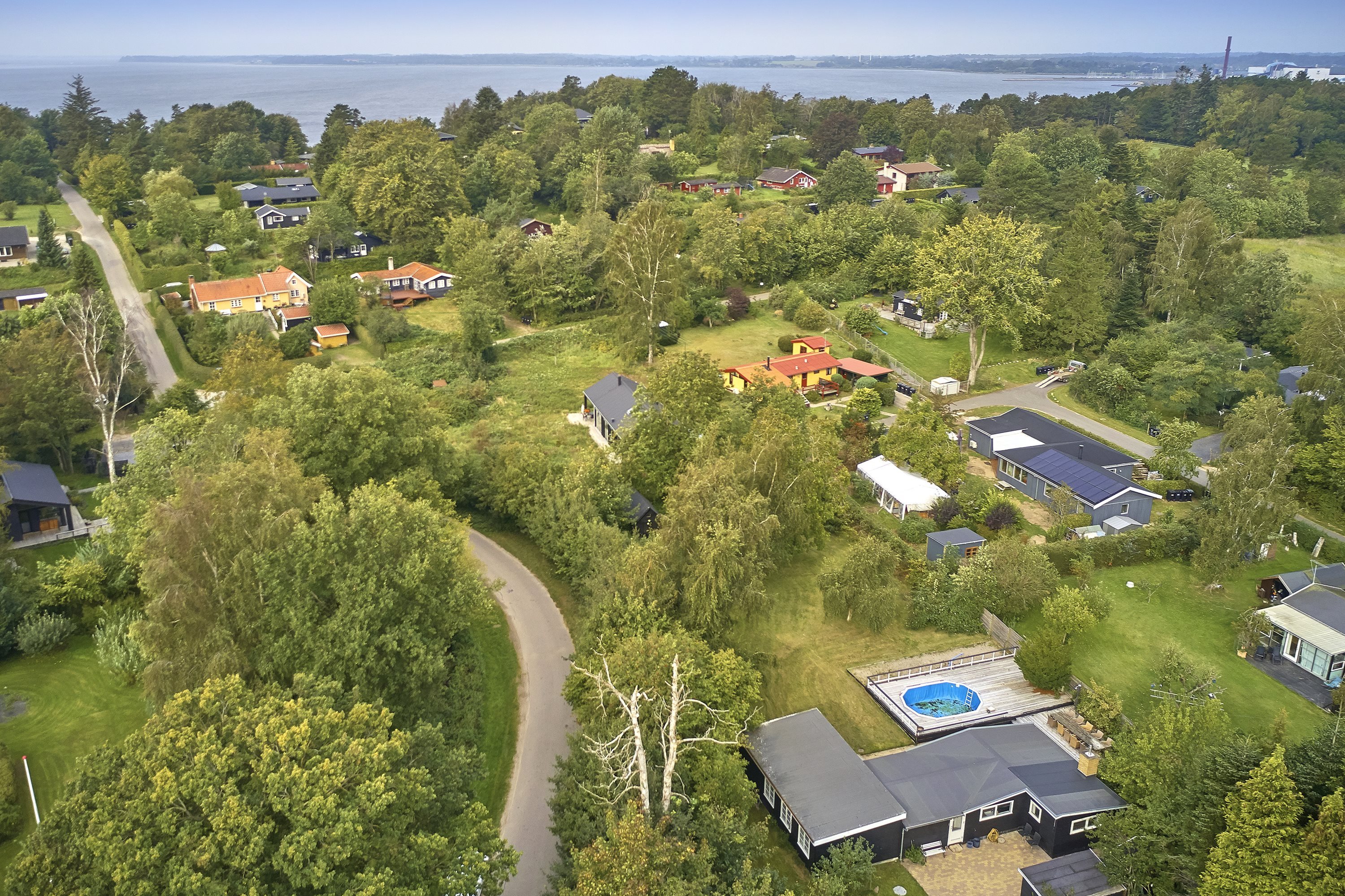 Miniaturebillede 2: luftfoto . Billede af Præsthøjvej 14, 3300 Frederiksværk