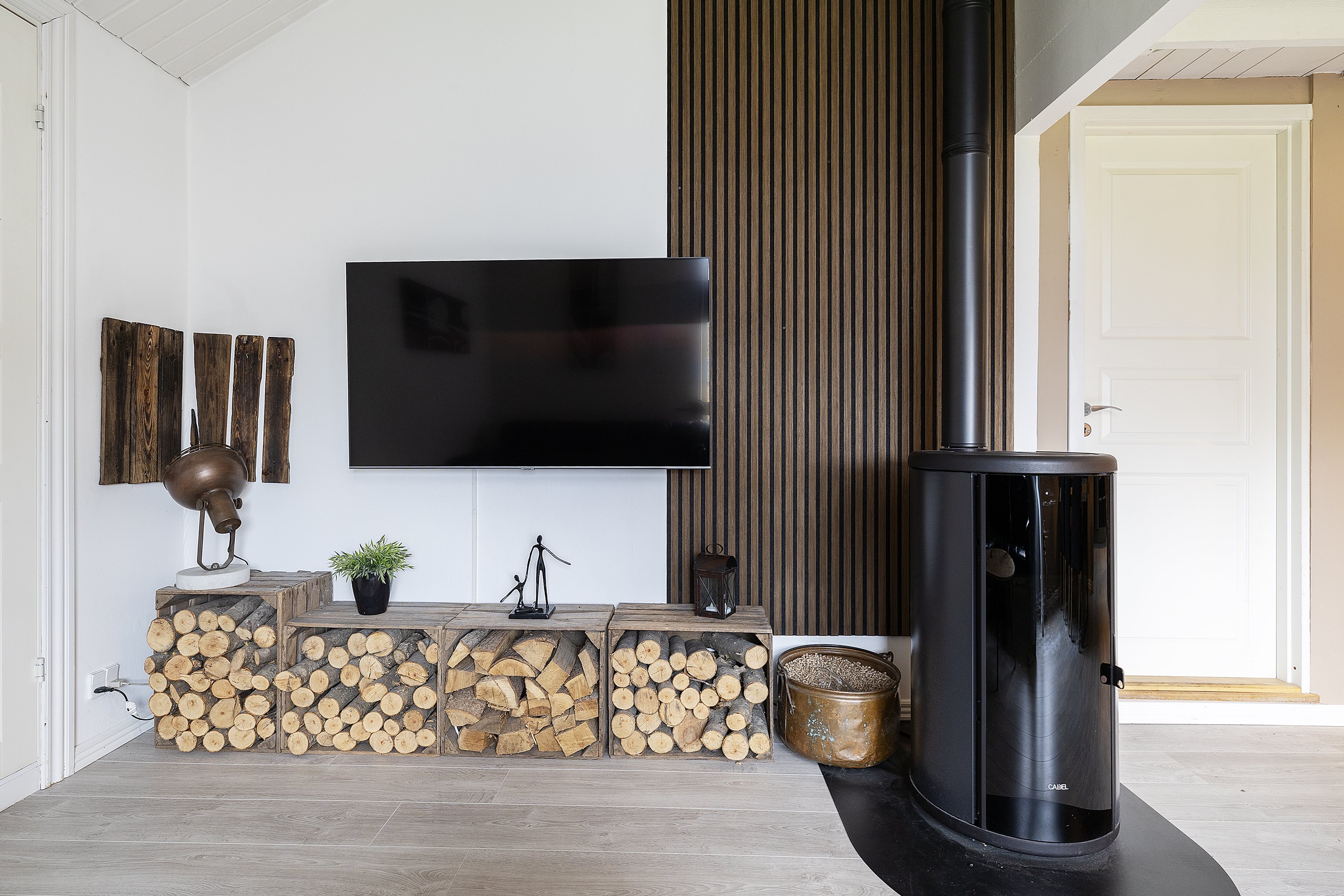 Fremhævet stue billede i fuldskærmstilstand. Billede af Ugletoften 39, Højby, 5260 Odense S