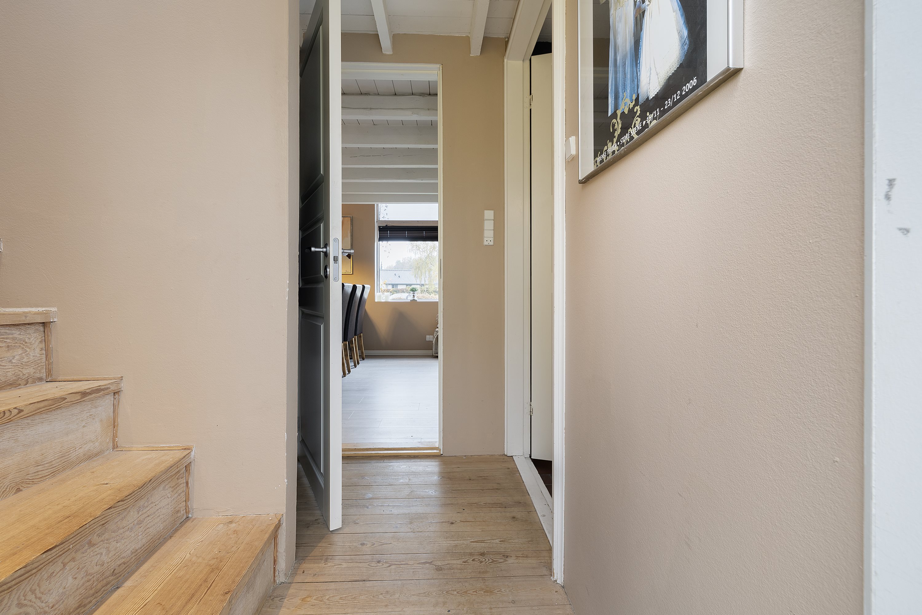 Fremhævet gang billede i fuldskærmstilstand. Billede af Ugletoften 39, Højby, 5260 Odense S