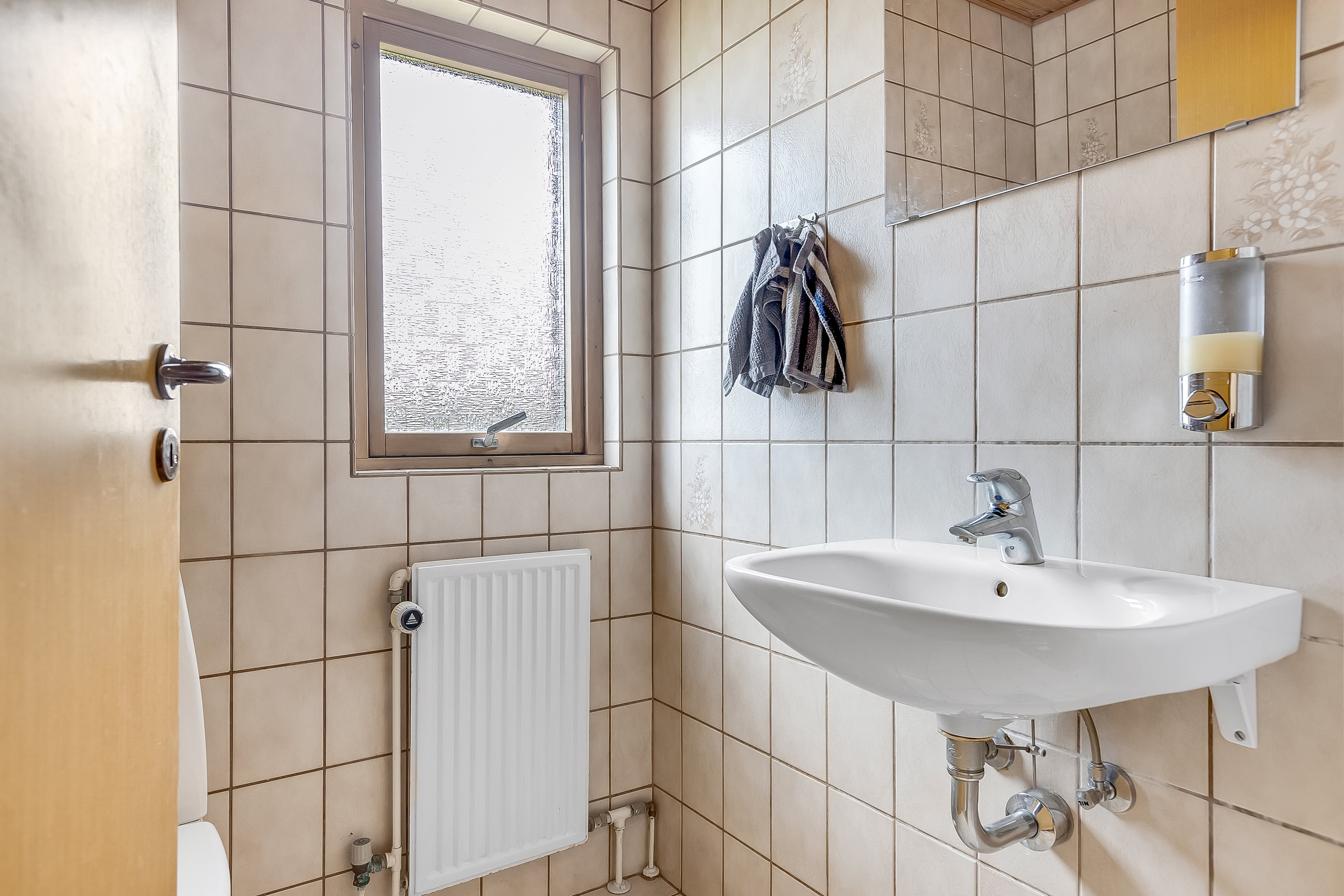 Fremhævet toilet billede i fuldskærmstilstand. Billede af Hjorthøjvej 18, 4200 Slagelse