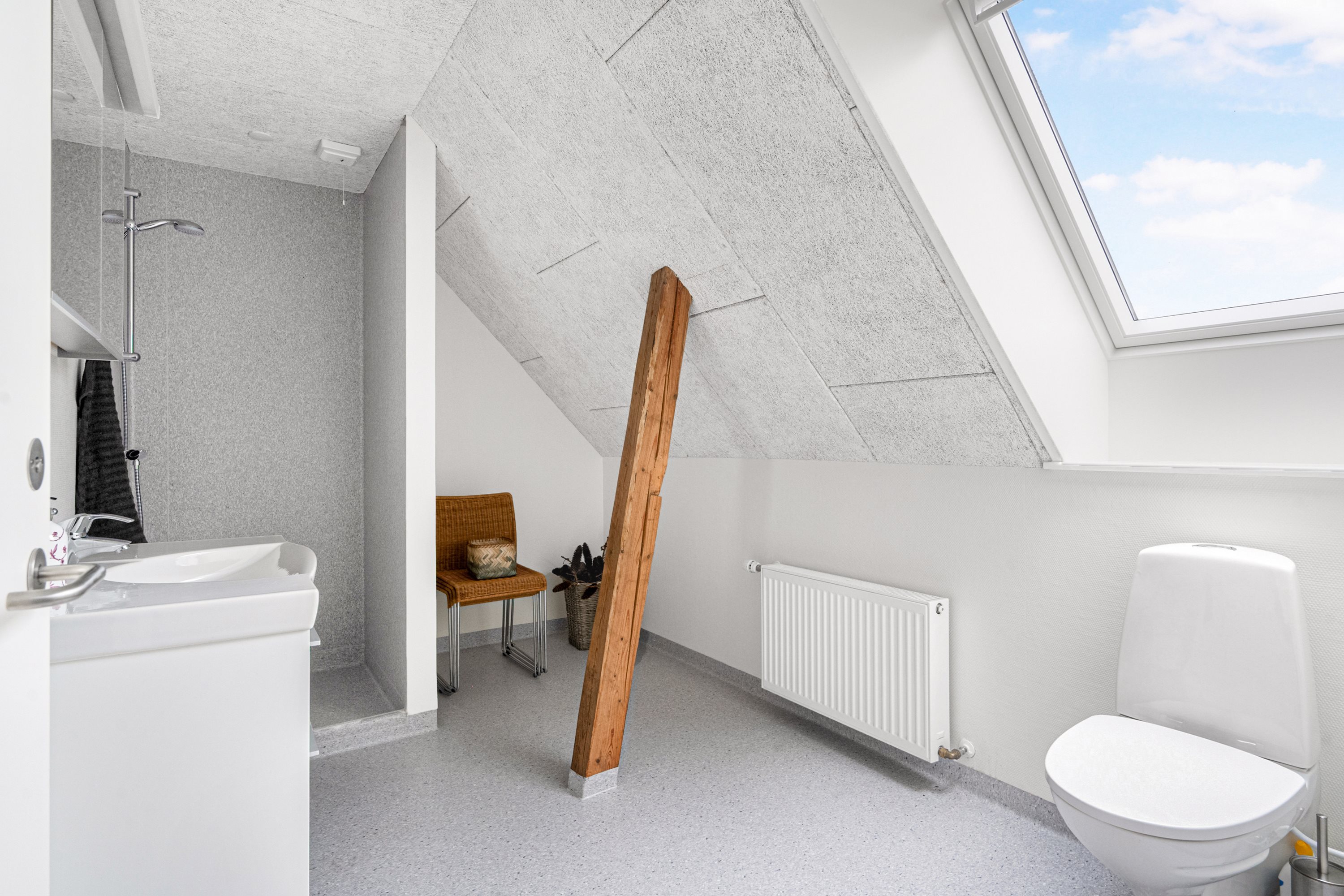 Fremhævet badeværelse billede i fuldskærmstilstand. Billede af Holtumvej 14, Arnborg, 7400 Herning