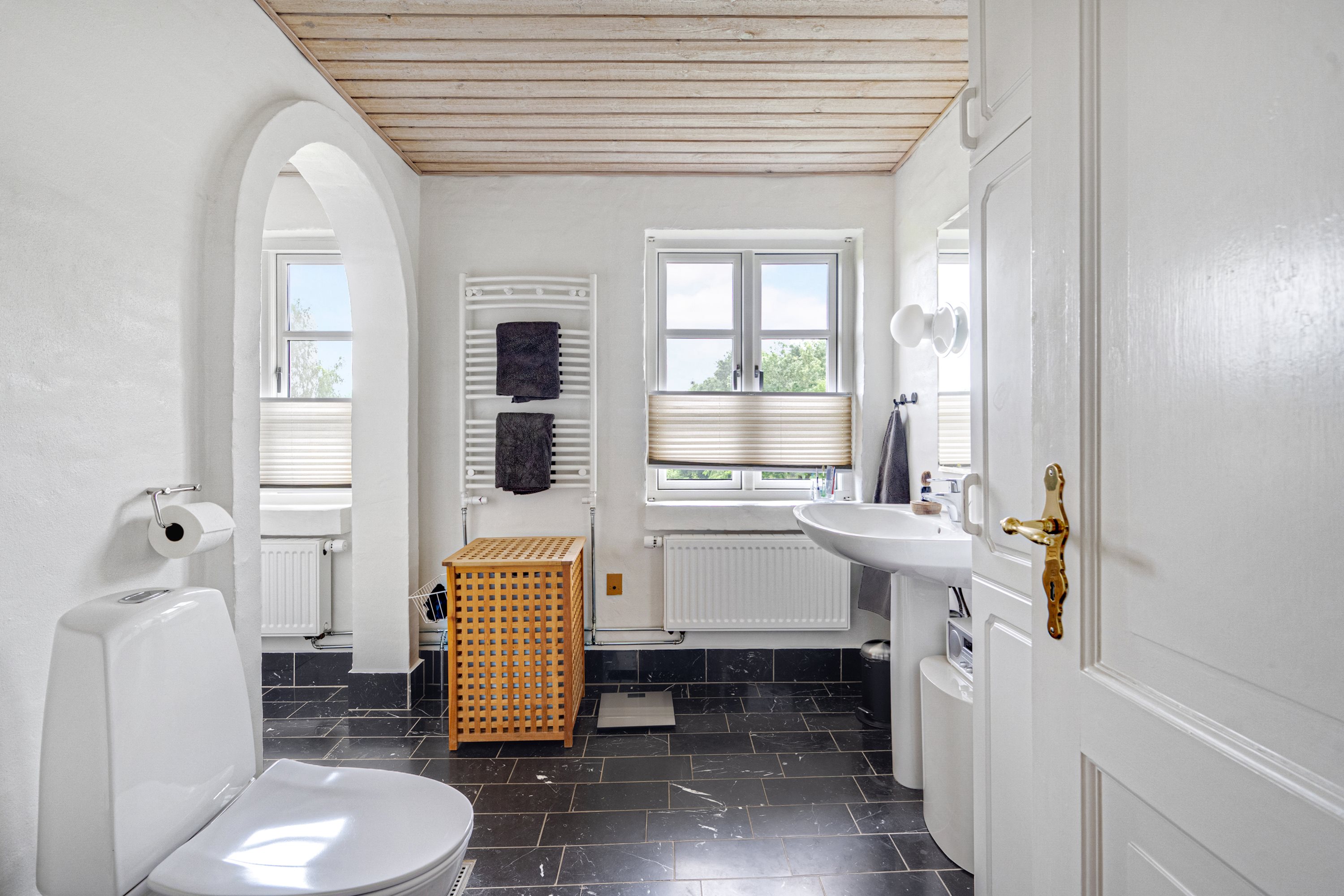 Fremhævet badeværelse billede i fuldskærmstilstand. Billede af Holtumvej 14, Arnborg, 7400 Herning