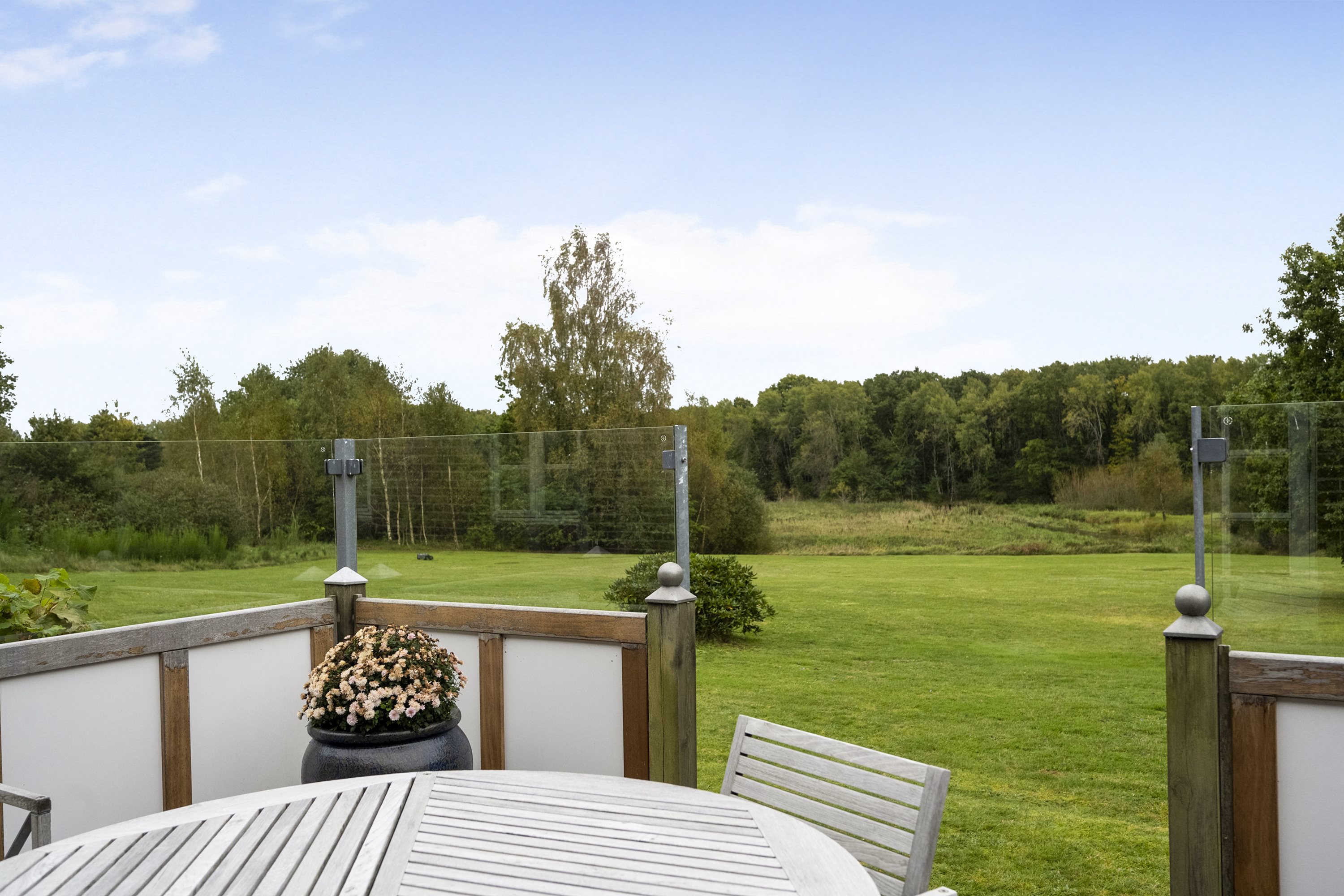 Fremhævet terrasse billede i fuldskærmstilstand. Billede af Holtumvej 14, Arnborg, 7400 Herning