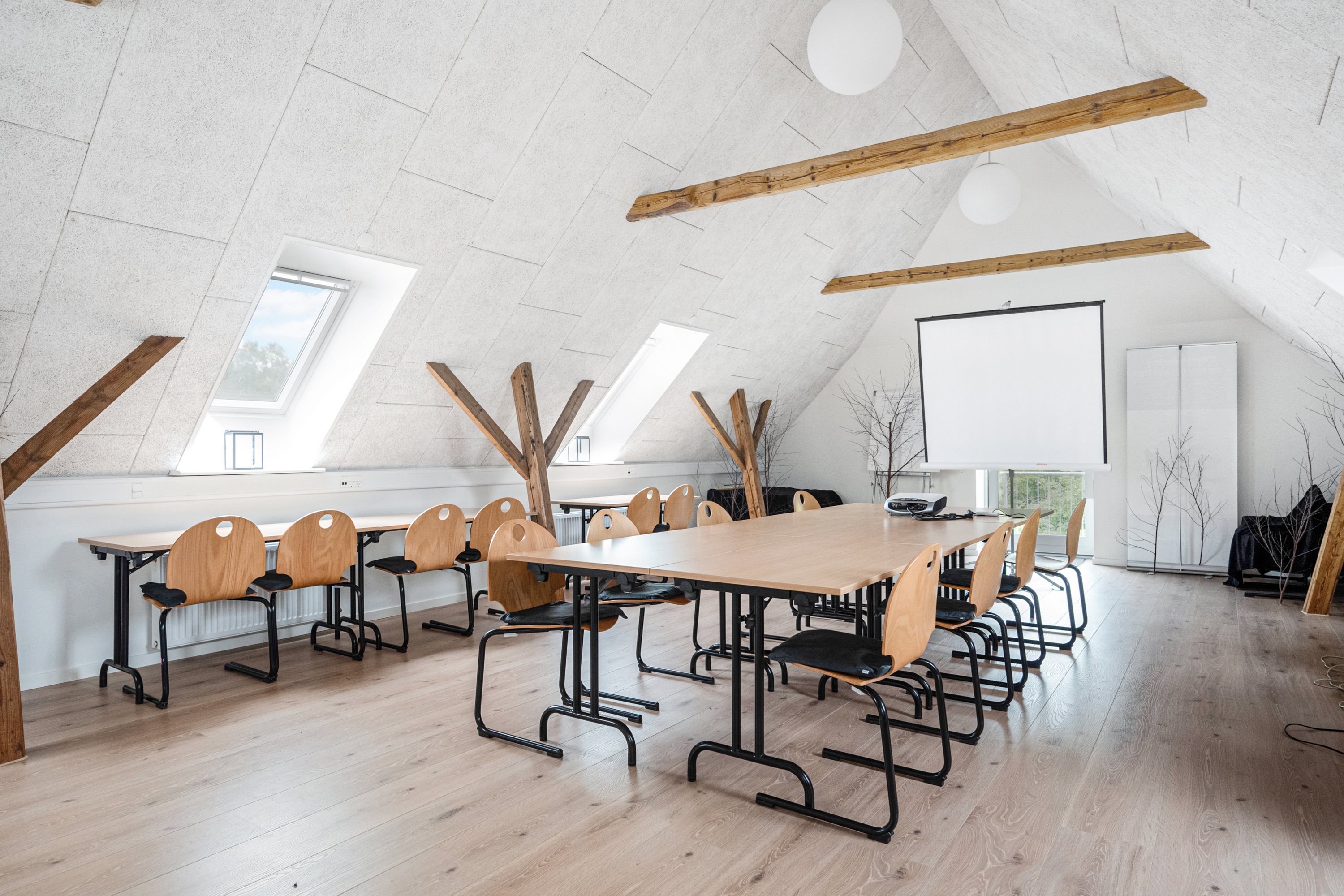 Fremhævet kontor billede i fuldskærmstilstand. Billede af Holtumvej 14, Arnborg, 7400 Herning