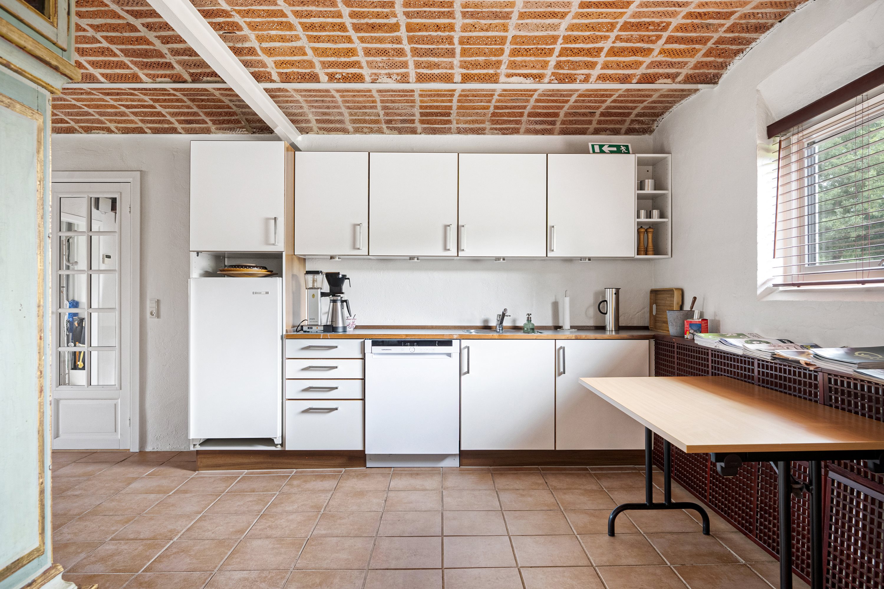 Fremhævet køkken billede i fuldskærmstilstand. Billede af Holtumvej 14, Arnborg, 7400 Herning