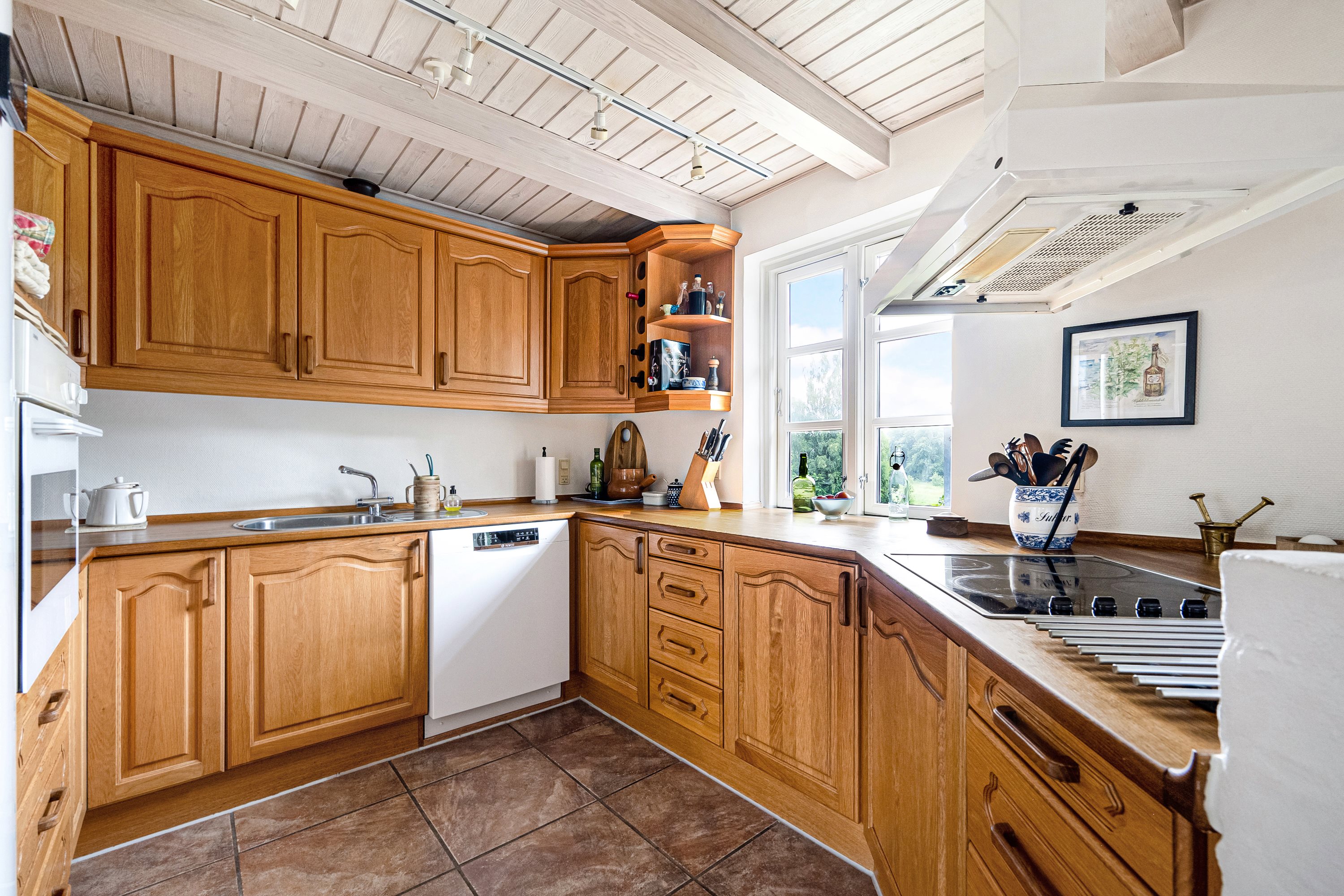 Fremhævet køkken billede i fuldskærmstilstand. Billede af Holtumvej 14, Arnborg, 7400 Herning