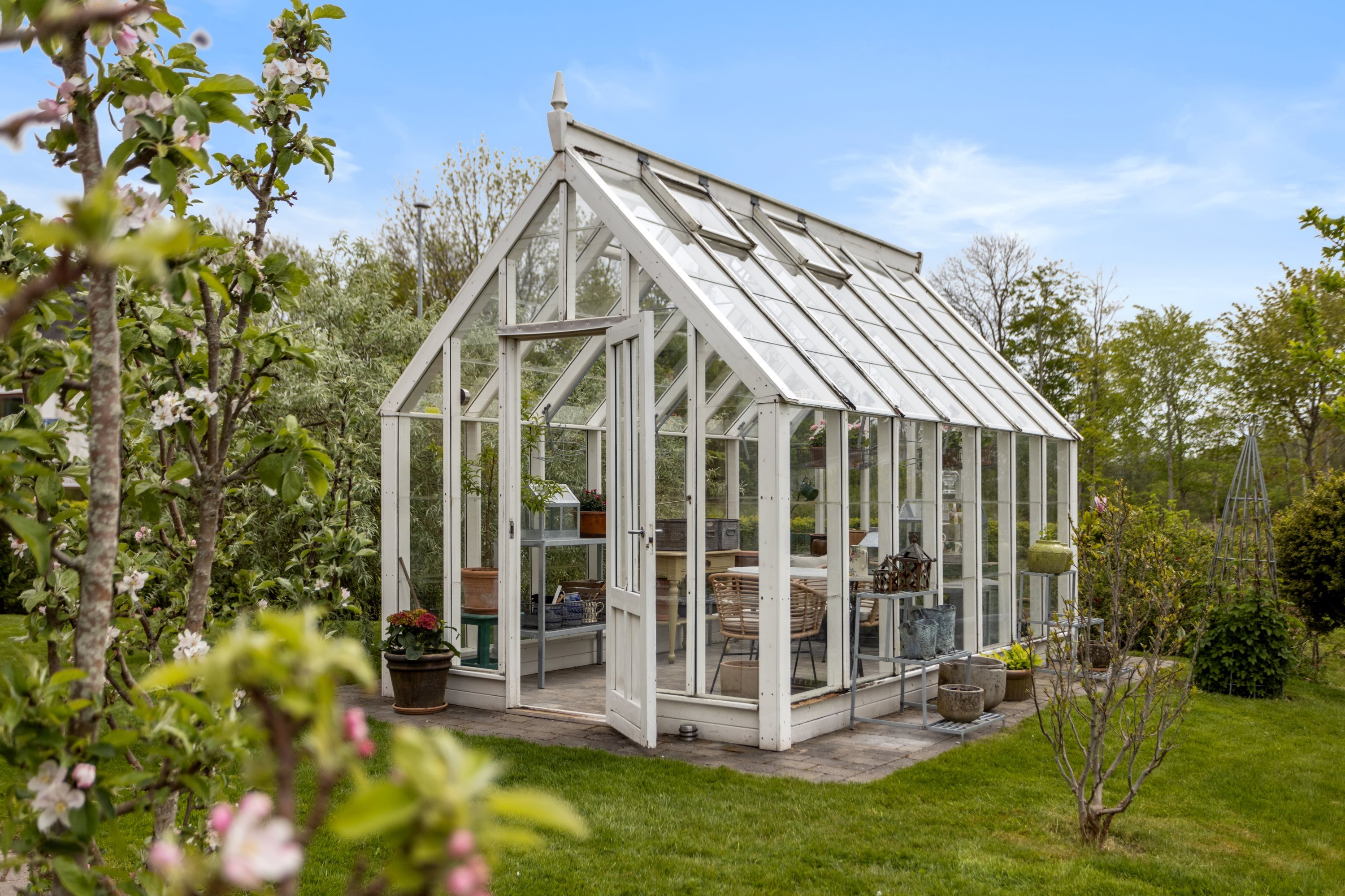 Miniaturebillede 2: drivhus. Billede af Tostrupvej 45A, 9230 Svenstrup J