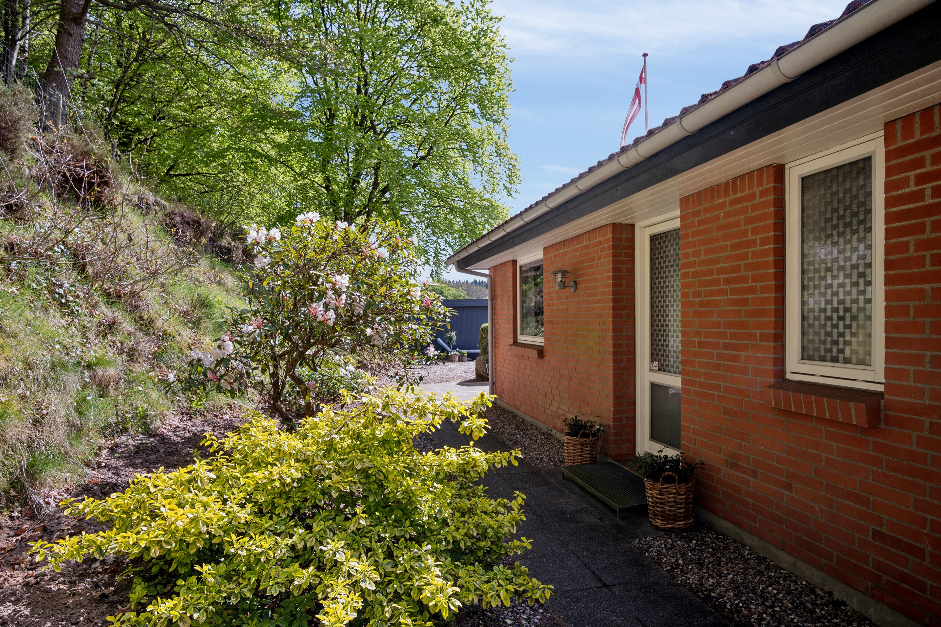 Fremhævet udendørs billede i fuldskærmstilstand. Billede af Bøgvadvej 40, 6040 Egtved