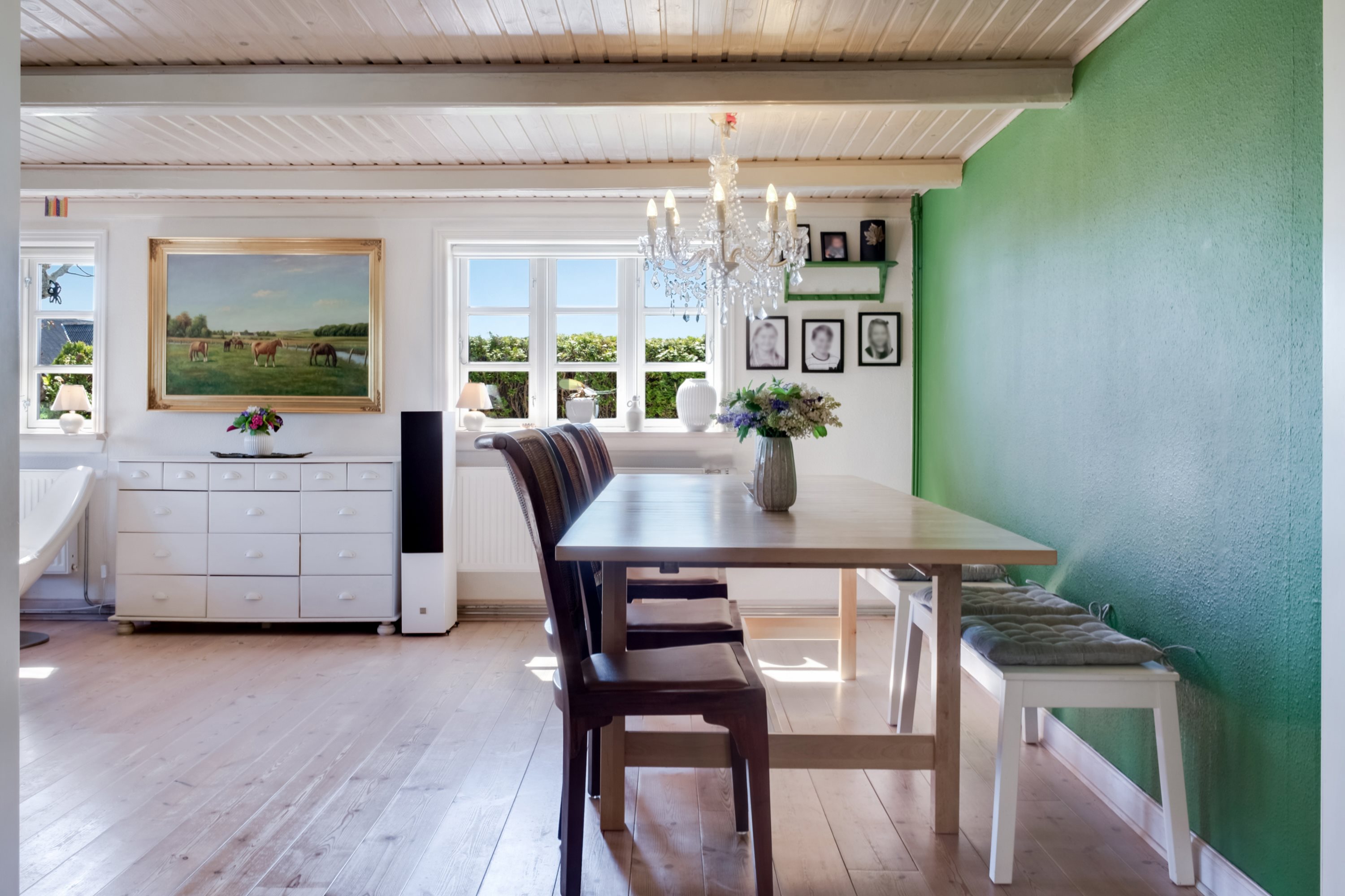 Fremhævet stue billede i fuldskærmstilstand. Billede af Sentvedvej 24, Sentved, 5853 Ørbæk