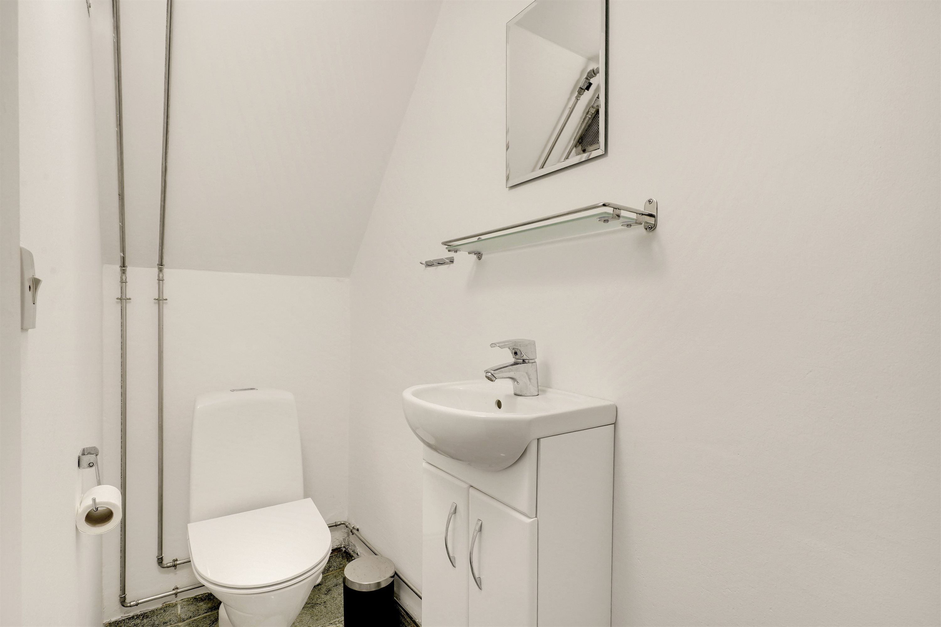 Fremhævet toilet billede i fuldskærmstilstand. Billede af Hans Silas Nielsens Vej 5, 6731 Tjæreborg