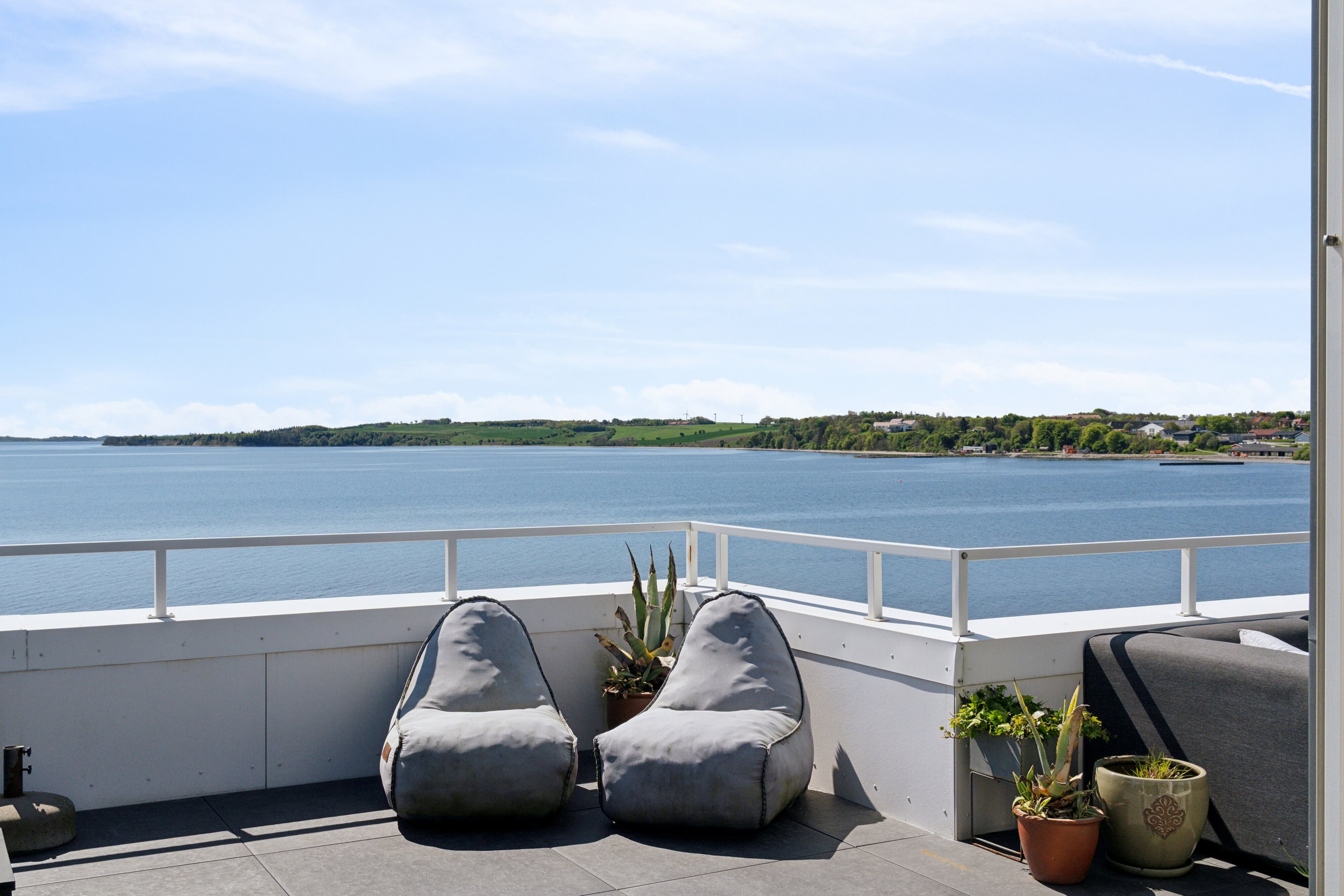 Fremhævet altan billede i fuldskærmstilstand. Billede af Dragsbækvej 23E, 1., 7700 Thisted