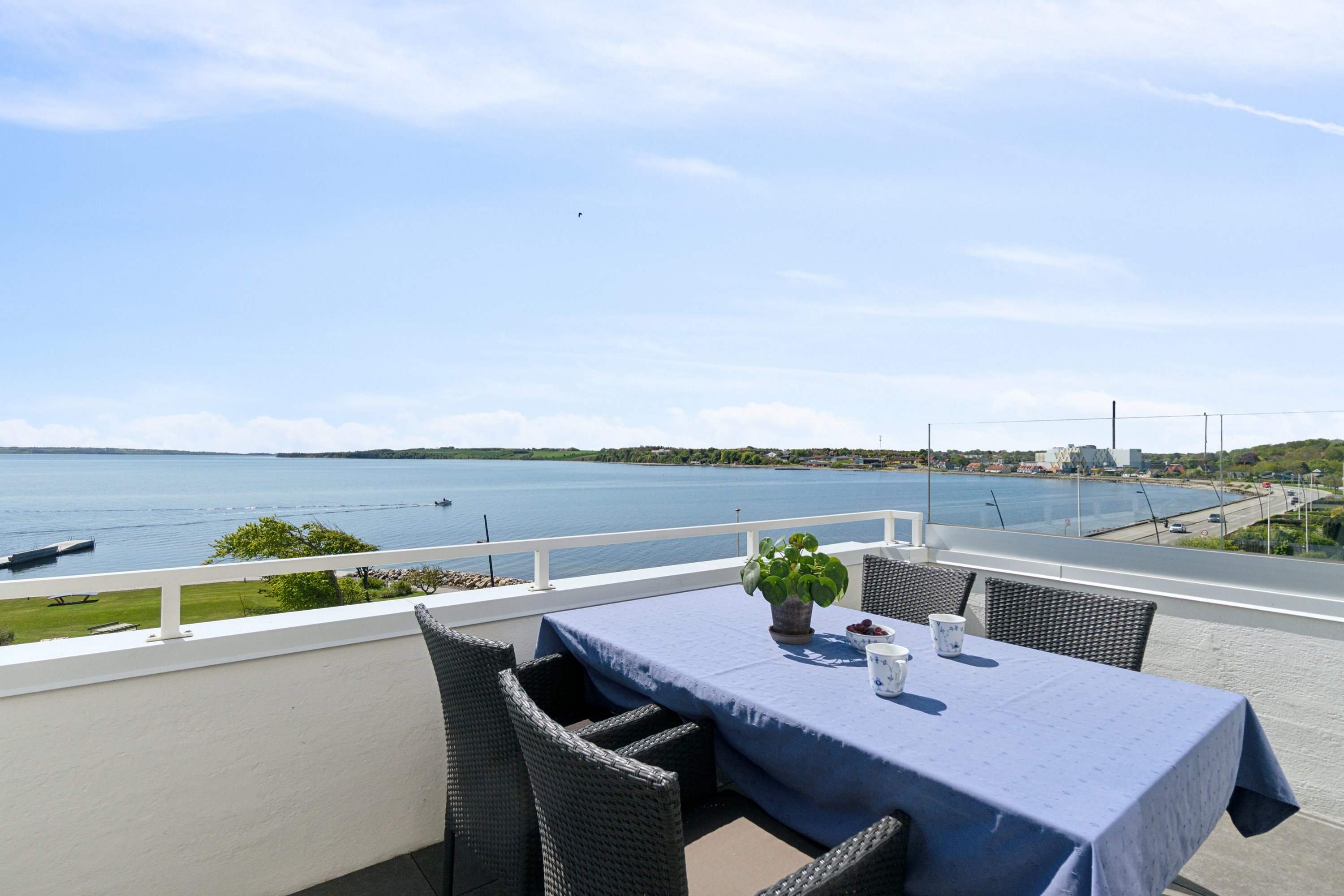 Fremhævet terrasse billede i fuldskærmstilstand. Billede af Dragsbækvej 23E, 1., 7700 Thisted