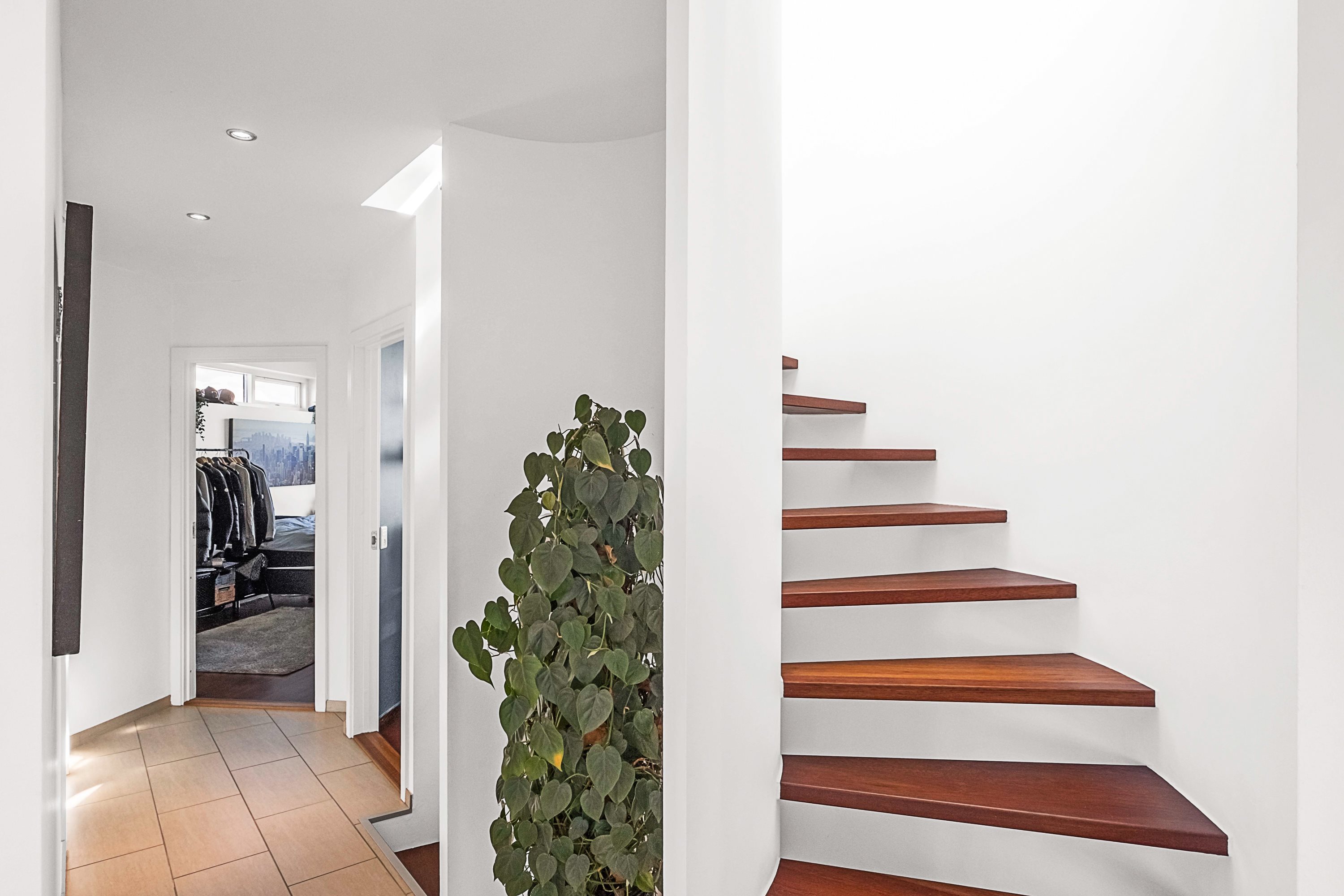 Fremhævet trappe billede i fuldskærmstilstand. Billede af Asmusgårdsvej 38, 8520 Lystrup