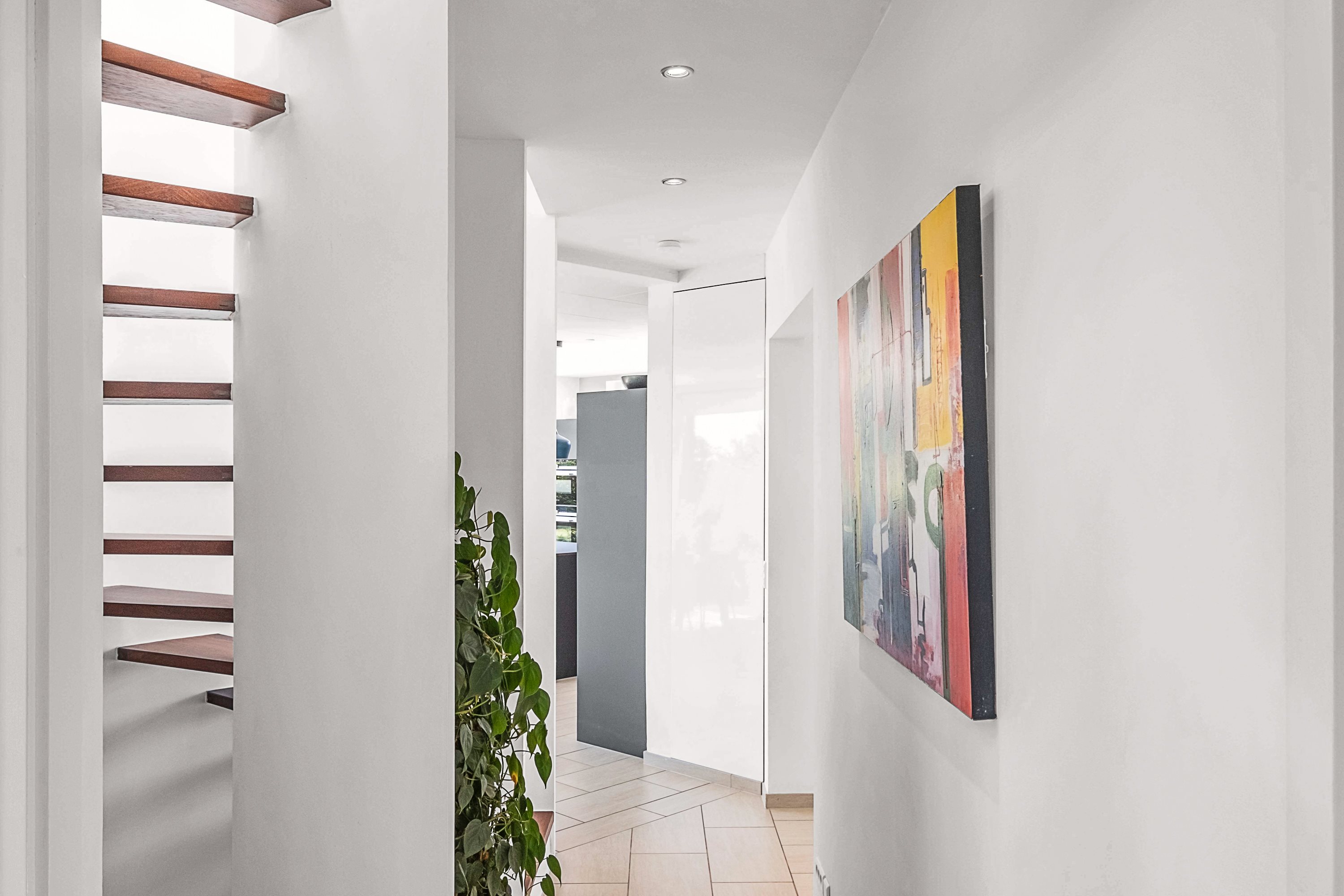 Fremhævet gang billede i fuldskærmstilstand. Billede af Asmusgårdsvej 38, 8520 Lystrup