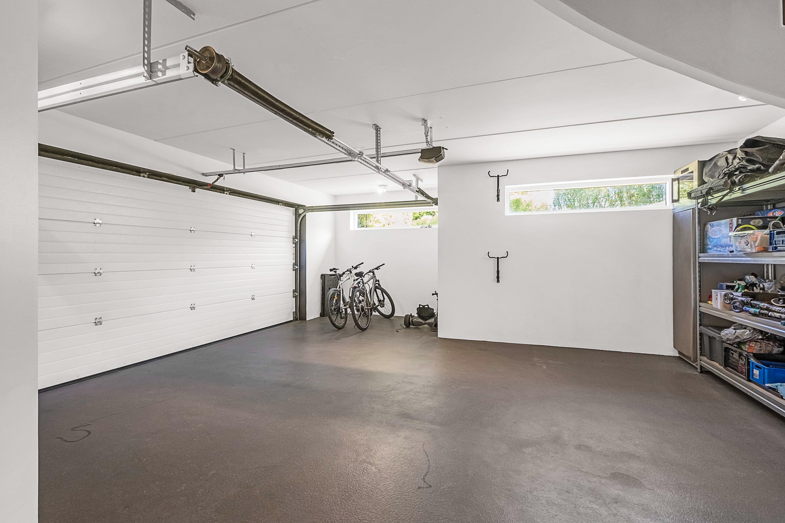 Fremhævet garage billede i fuldskærmstilstand. Billede af Asmusgårdsvej 38, 8520 Lystrup