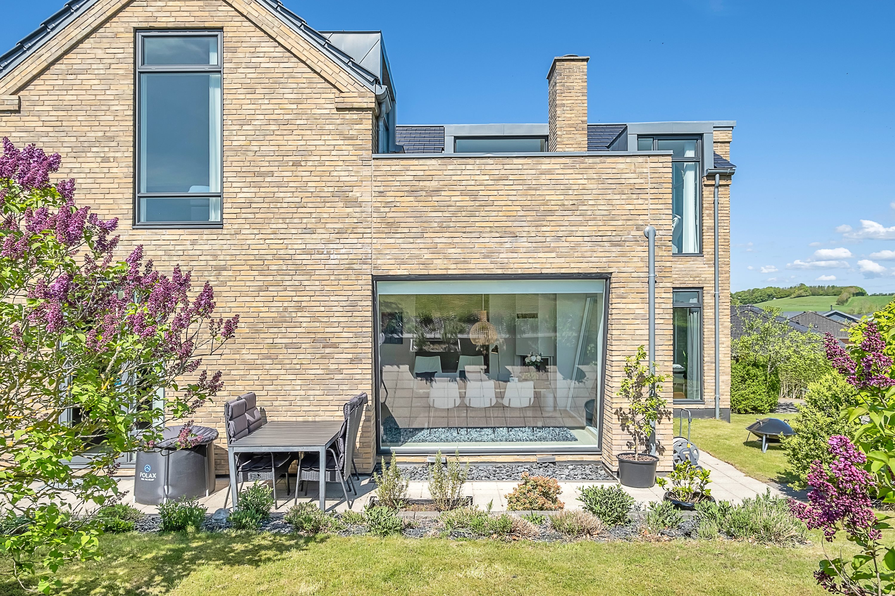 Fremhævet terrasse billede i fuldskærmstilstand. Billede af Asmusgårdsvej 38, 8520 Lystrup