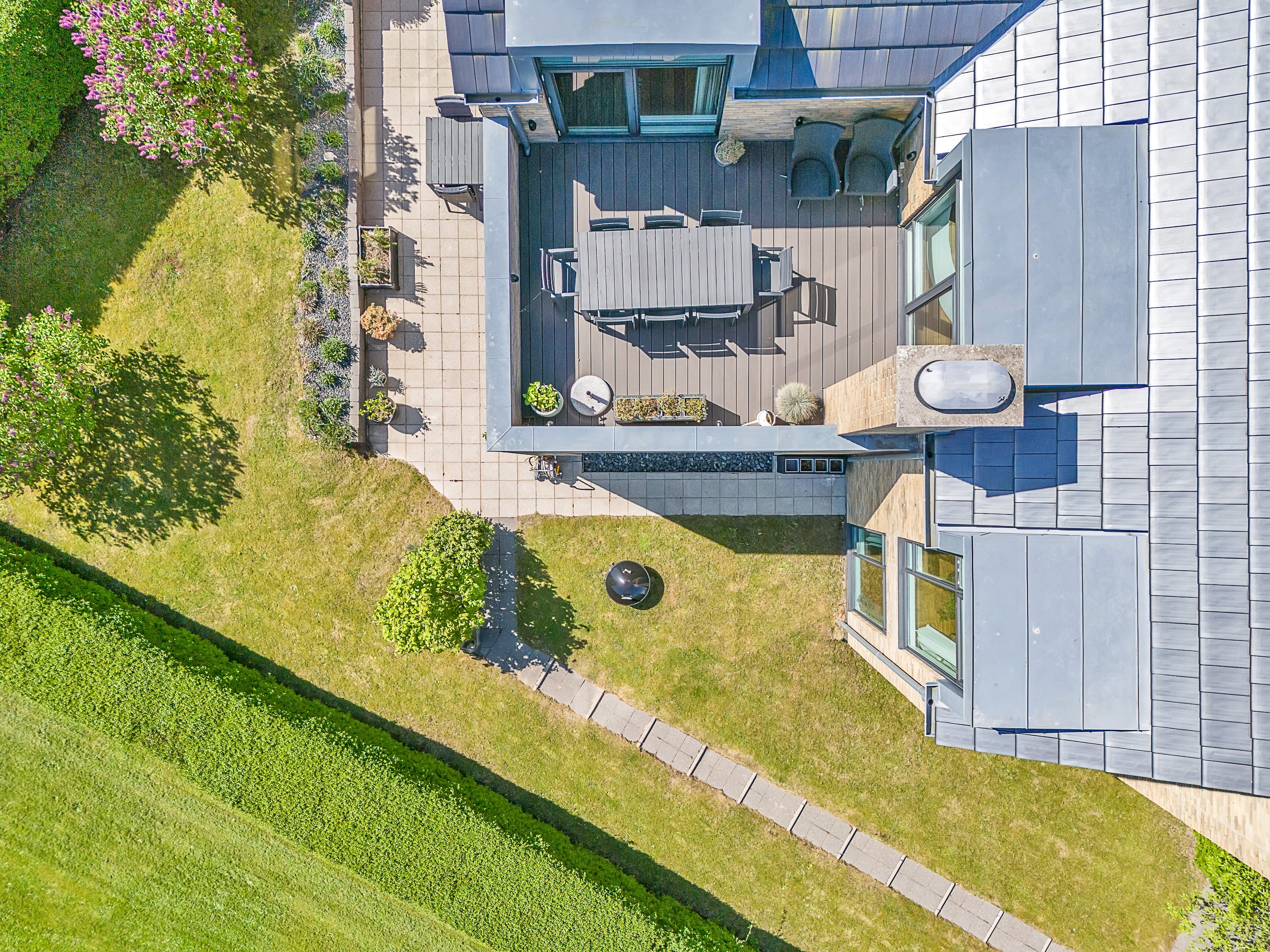 Fremhævet luftfoto billede i fuldskærmstilstand. Billede af Asmusgårdsvej 38, 8520 Lystrup