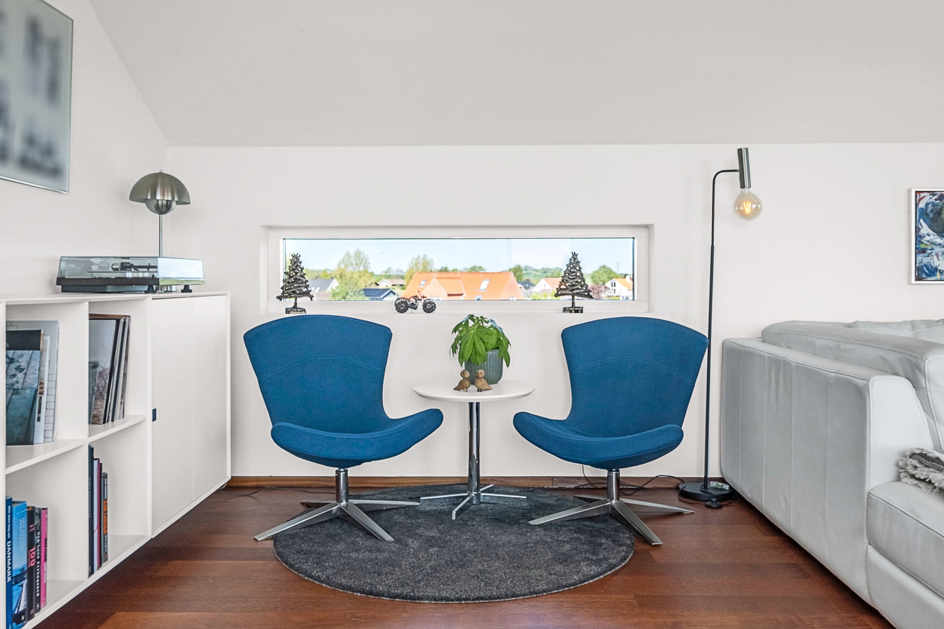 Fremhævet stue billede i fuldskærmstilstand. Billede af Asmusgårdsvej 38, 8520 Lystrup