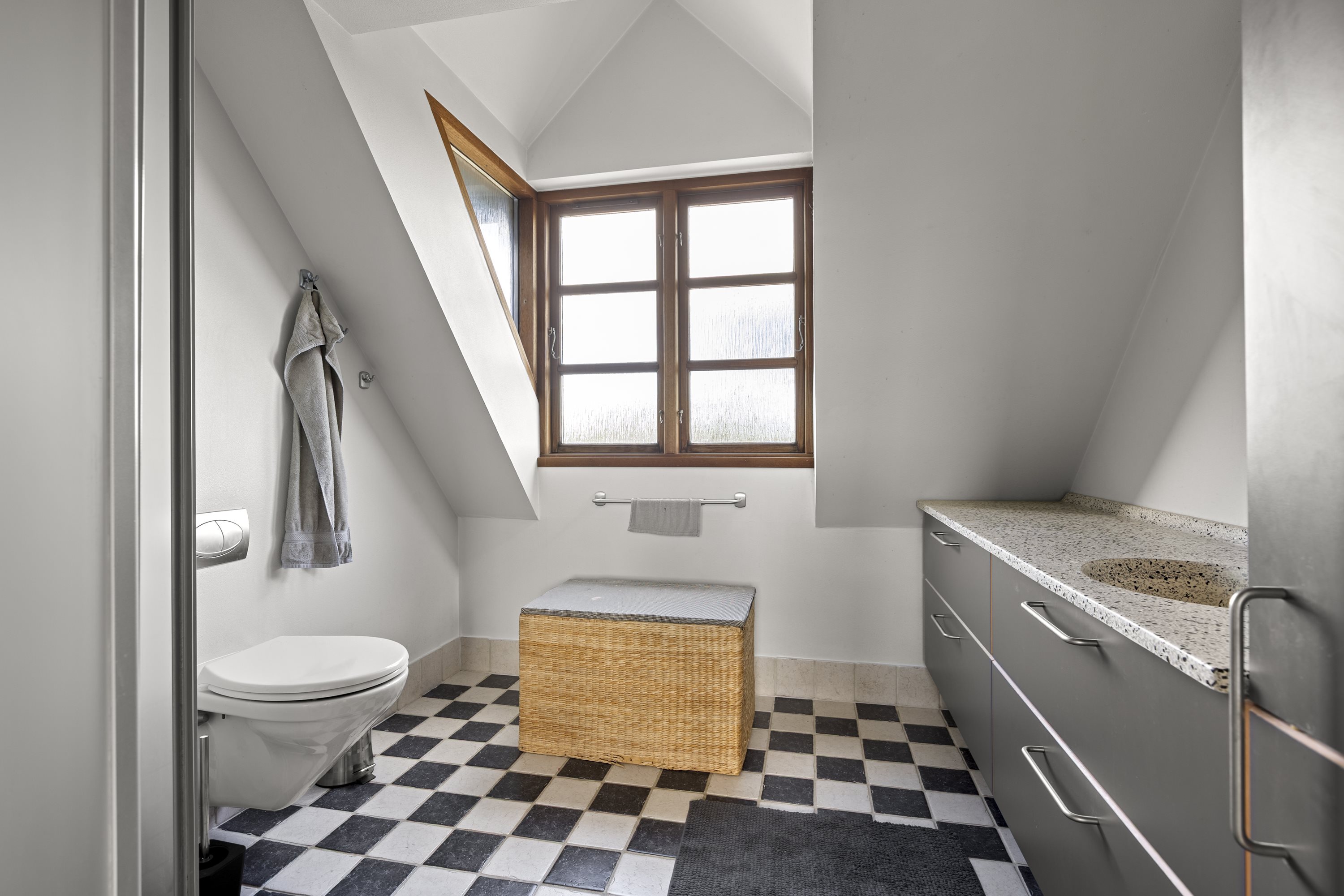 Fremhævet badeværelse billede i fuldskærmstilstand. Billede af Fuglebakken 12, 4220 Korsør