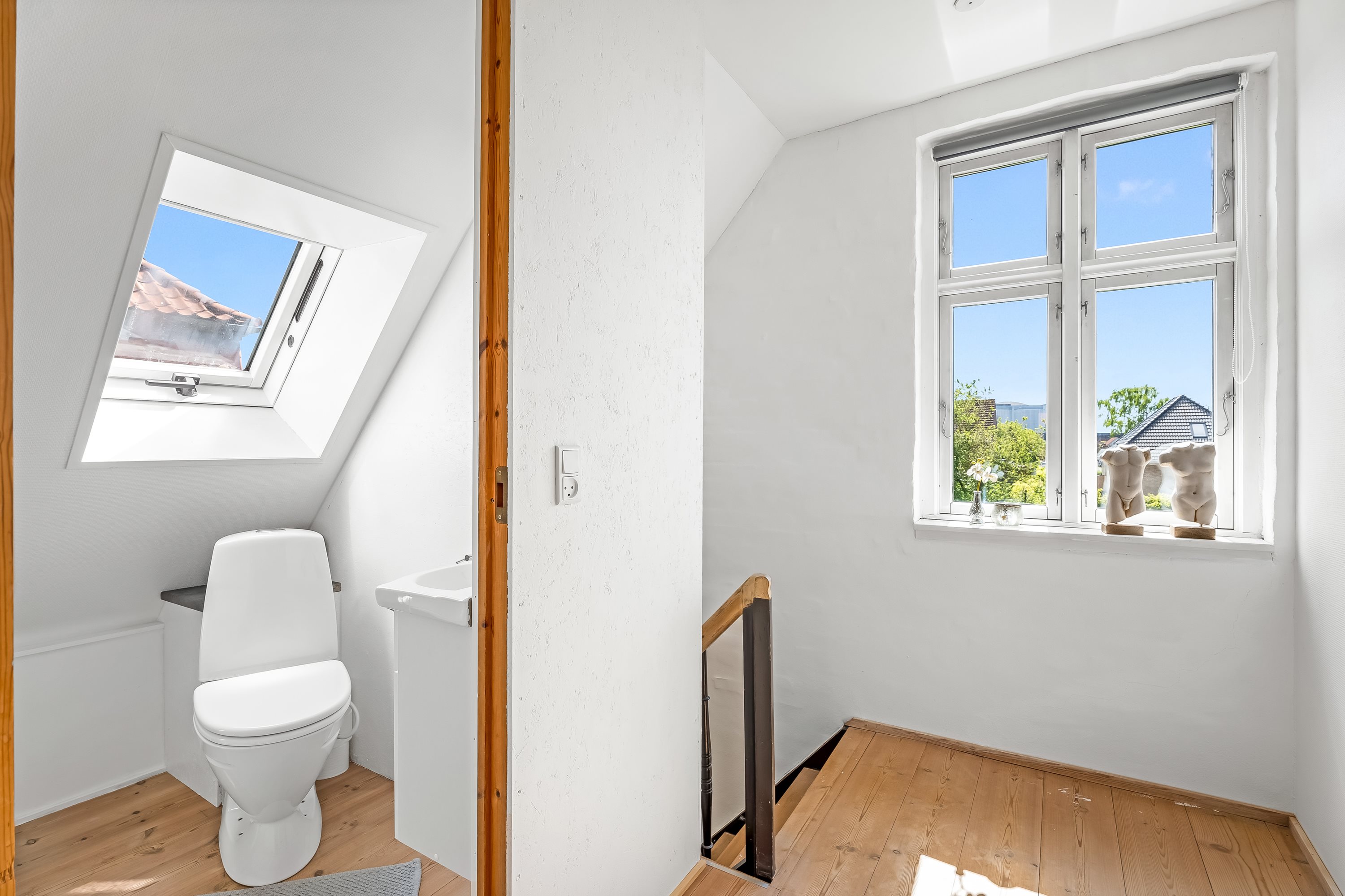 Fremhævet gang billede i fuldskærmstilstand. Billede af Skovsgårdsvej 25, 4900 Nakskov