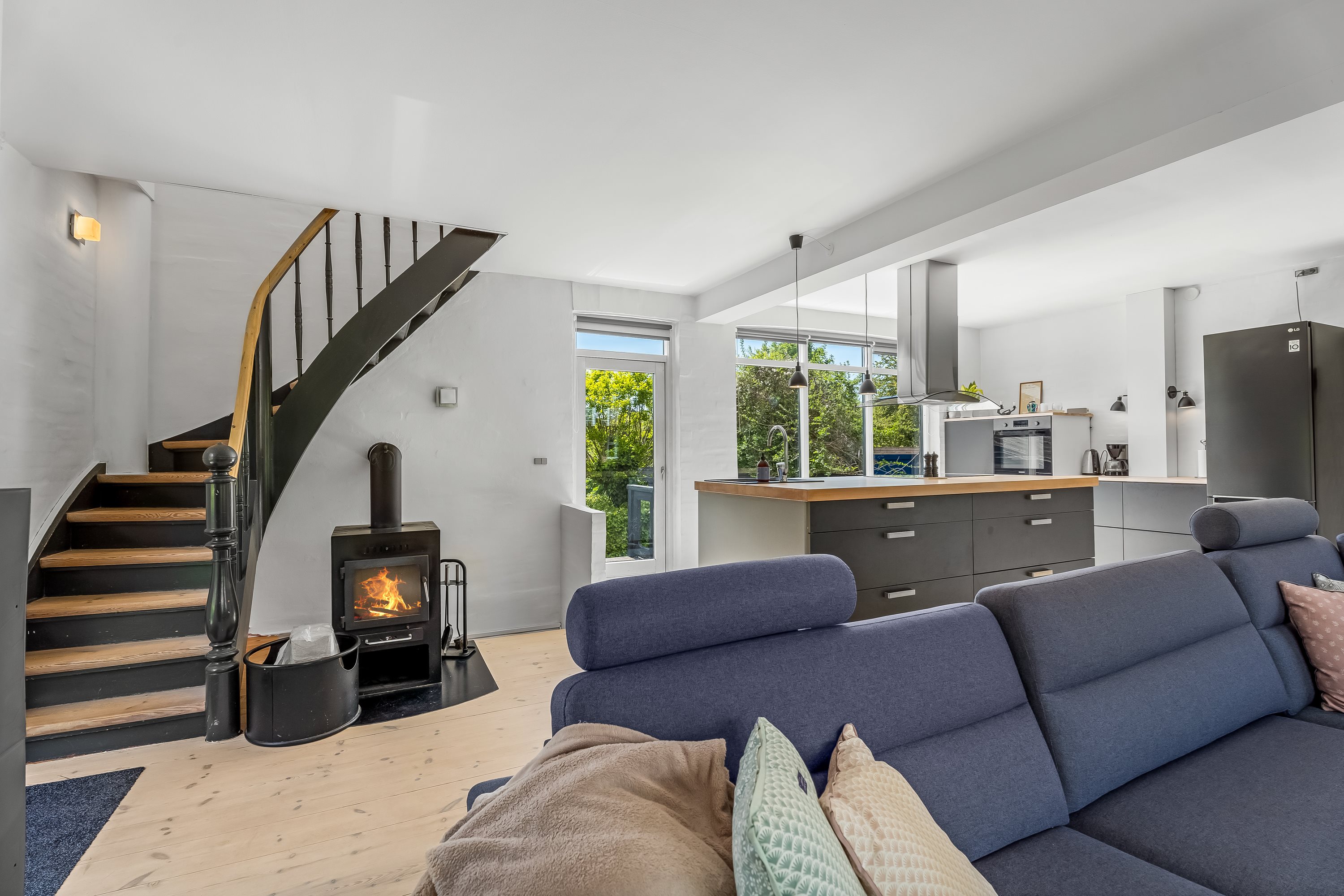 Fremhævet stue billede i fuldskærmstilstand. Billede af Skovsgårdsvej 25, 4900 Nakskov