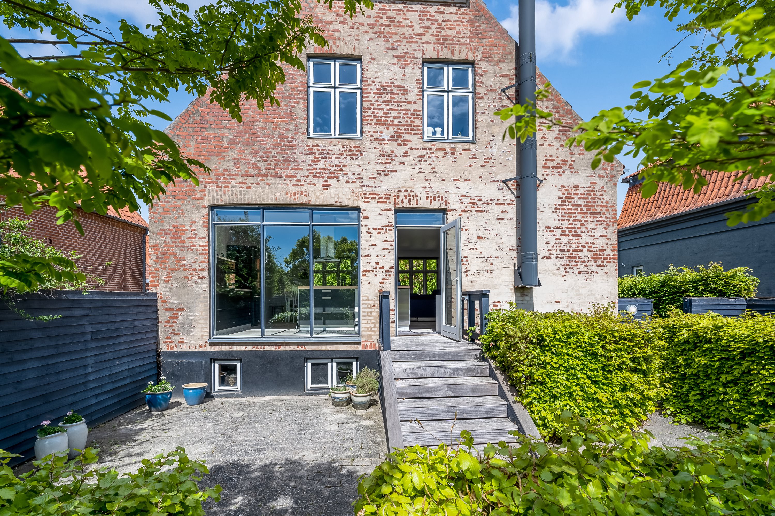 Fremhævet terrasse billede i fuldskærmstilstand. Billede af Skovsgårdsvej 25, 4900 Nakskov