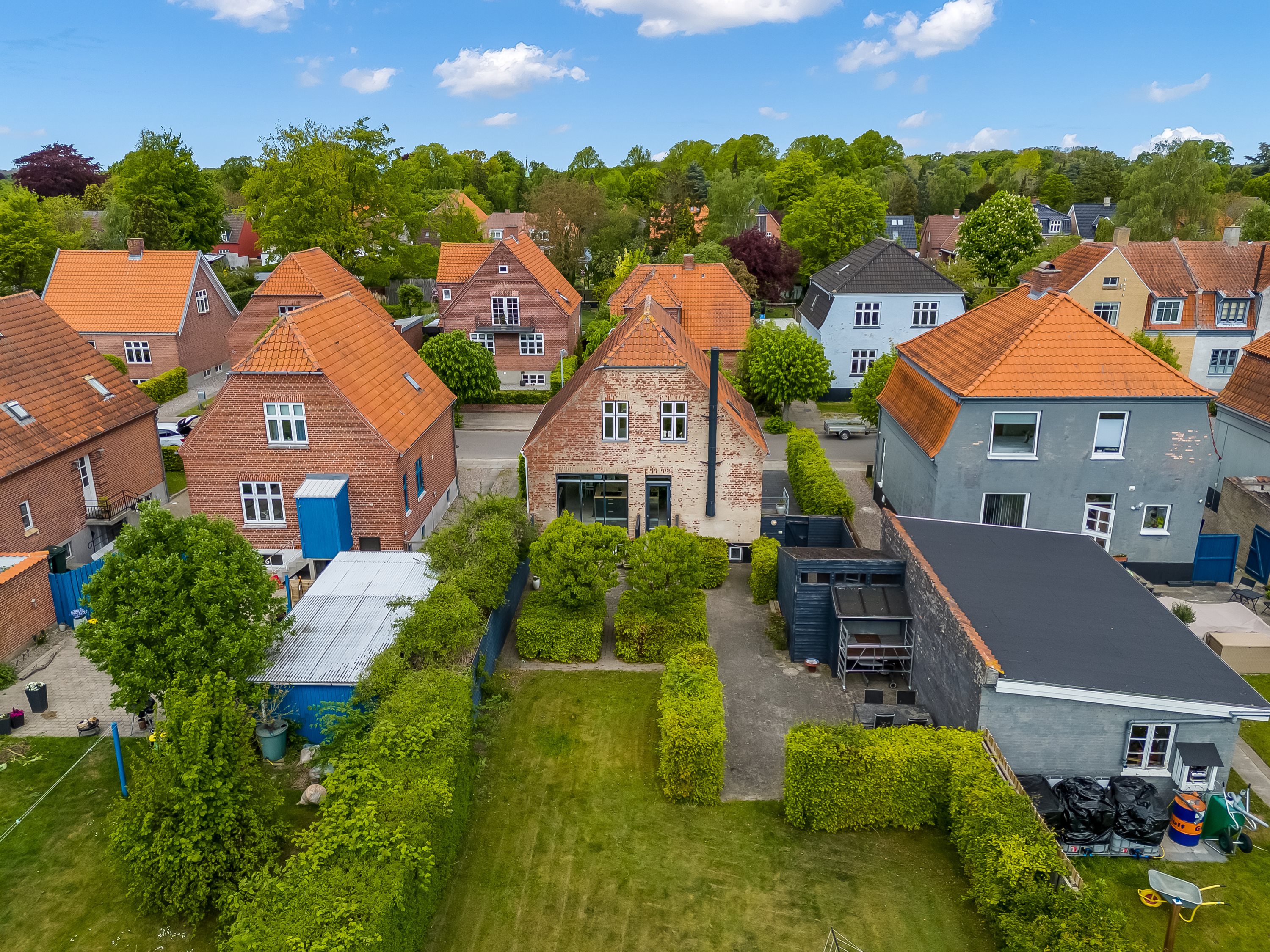 Fremhævet luftfoto billede i fuldskærmstilstand. Billede af Skovsgårdsvej 25, 4900 Nakskov
