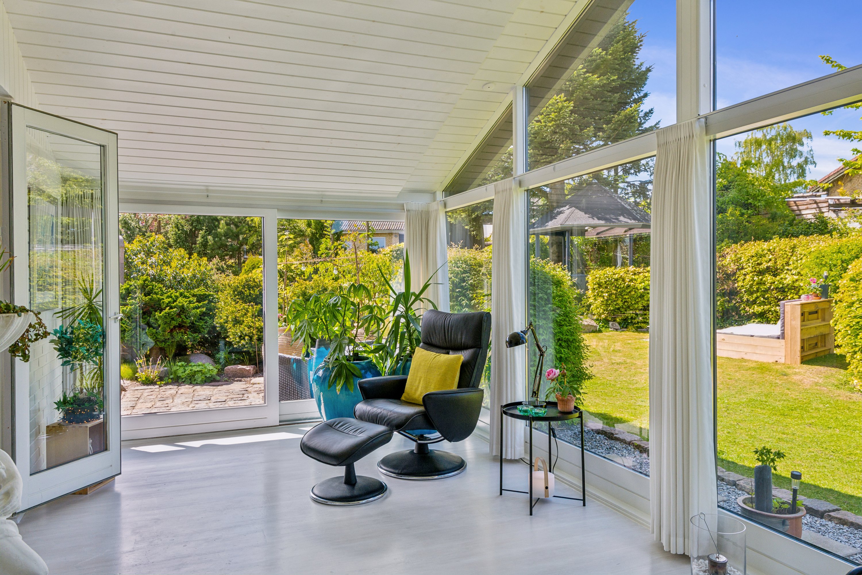 Fremhævet udestue billede i fuldskærmstilstand. Billede af Blommevej 11, 9310 Vodskov