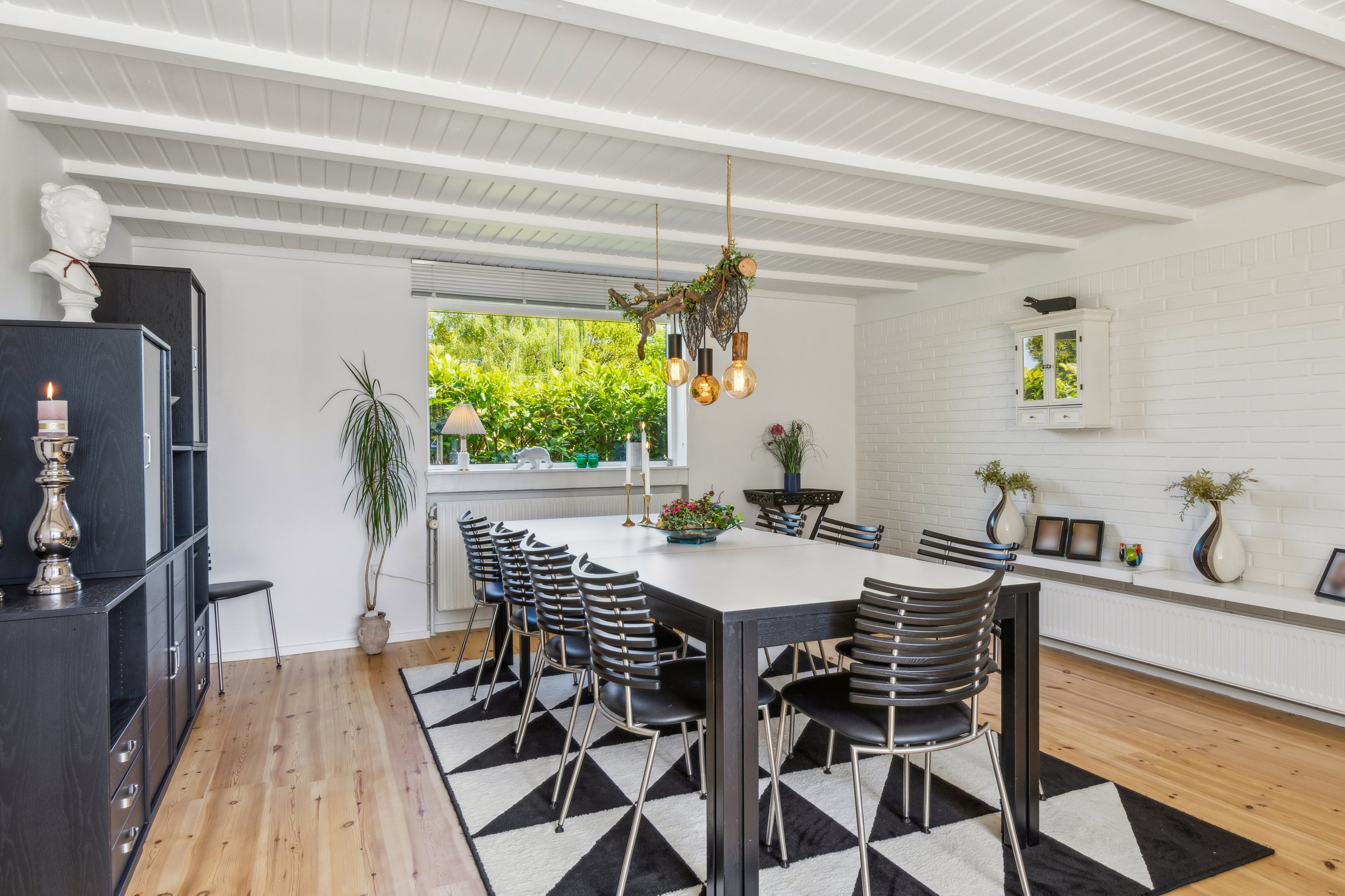 Fremhævet stue billede i fuldskærmstilstand. Billede af Blommevej 11, 9310 Vodskov