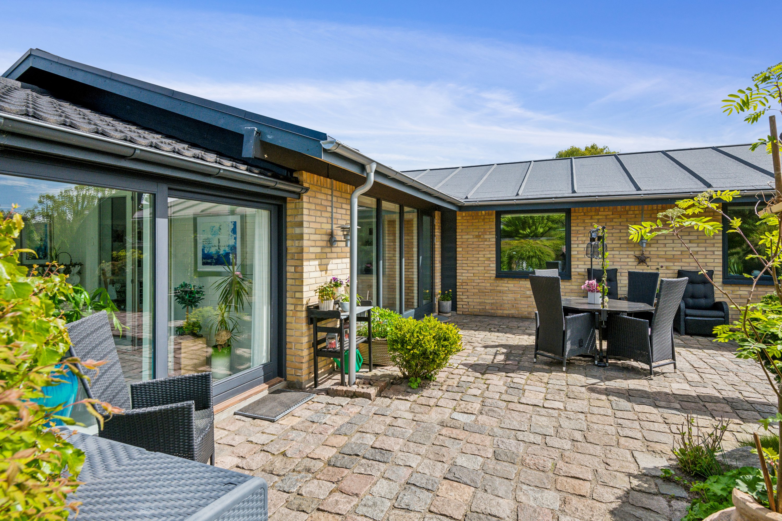 Fremhævet terrasse billede i fuldskærmstilstand. Billede af Blommevej 11, 9310 Vodskov