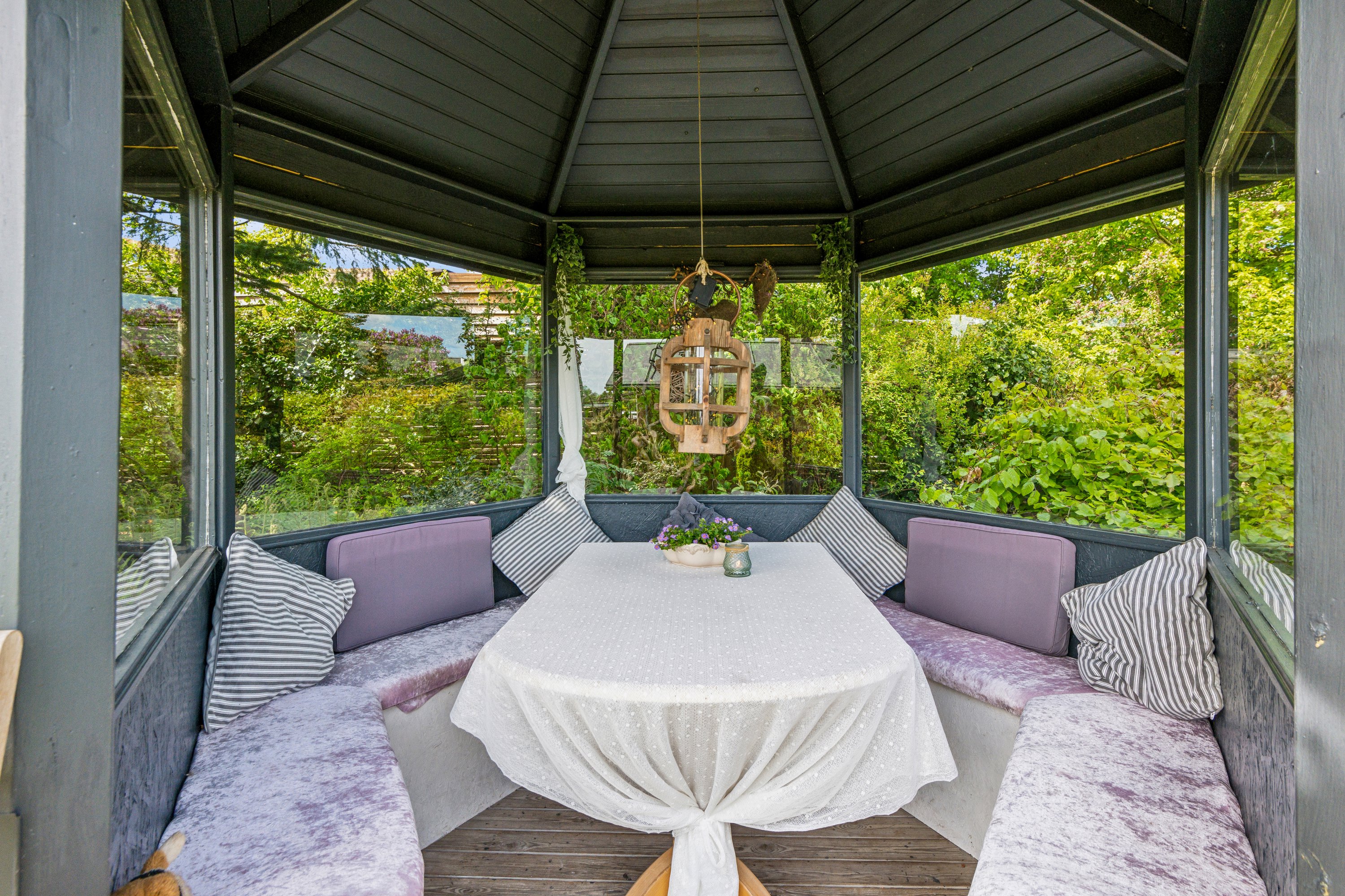 Fremhævet terrasse billede i fuldskærmstilstand. Billede af Blommevej 11, 9310 Vodskov