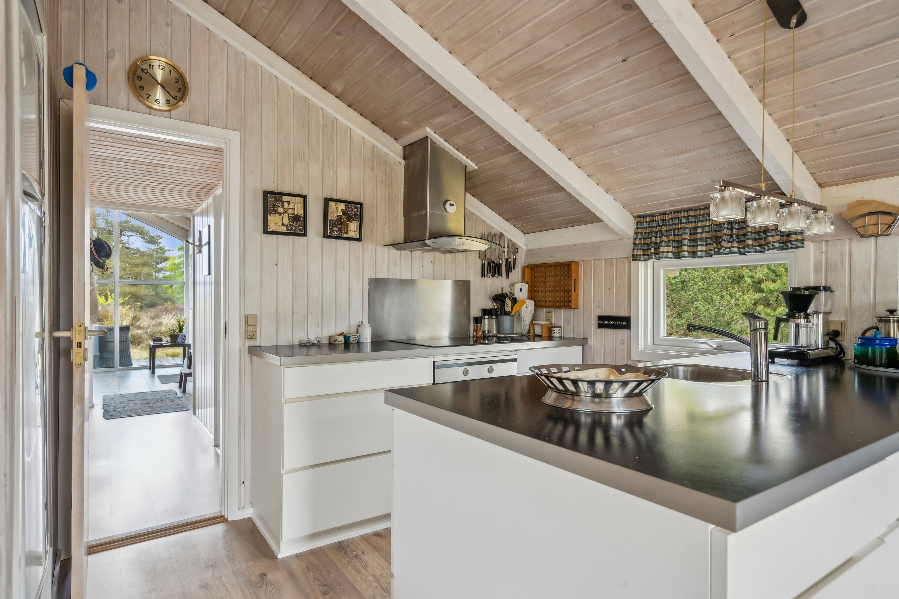 Fremhævet køkken billede i fuldskærmstilstand. Billede af Jenses Jolle 31, Nordmarken, 9940 Læsø