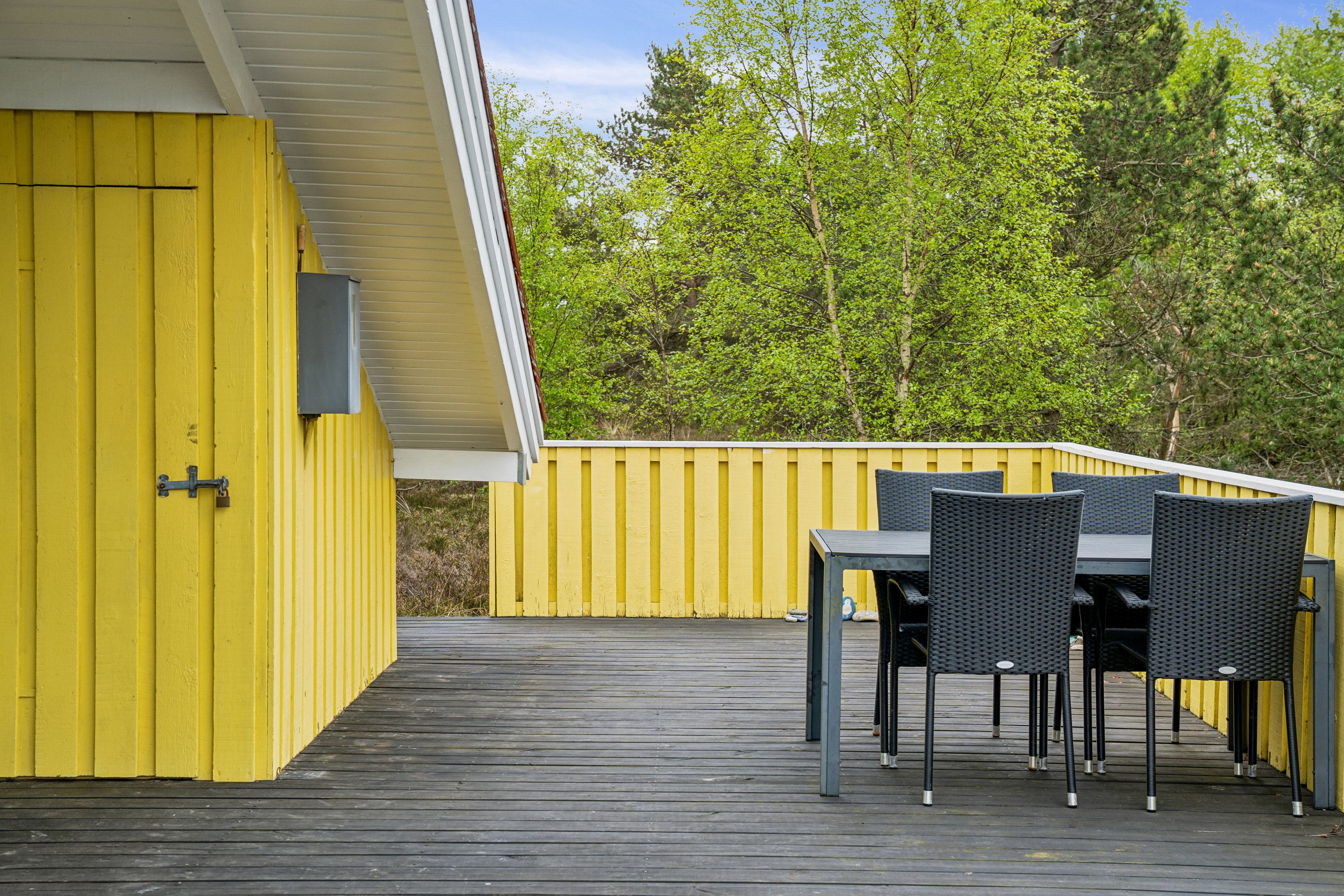 Fremhævet terrasse billede i fuldskærmstilstand. Billede af Jenses Jolle 31, Nordmarken, 9940 Læsø