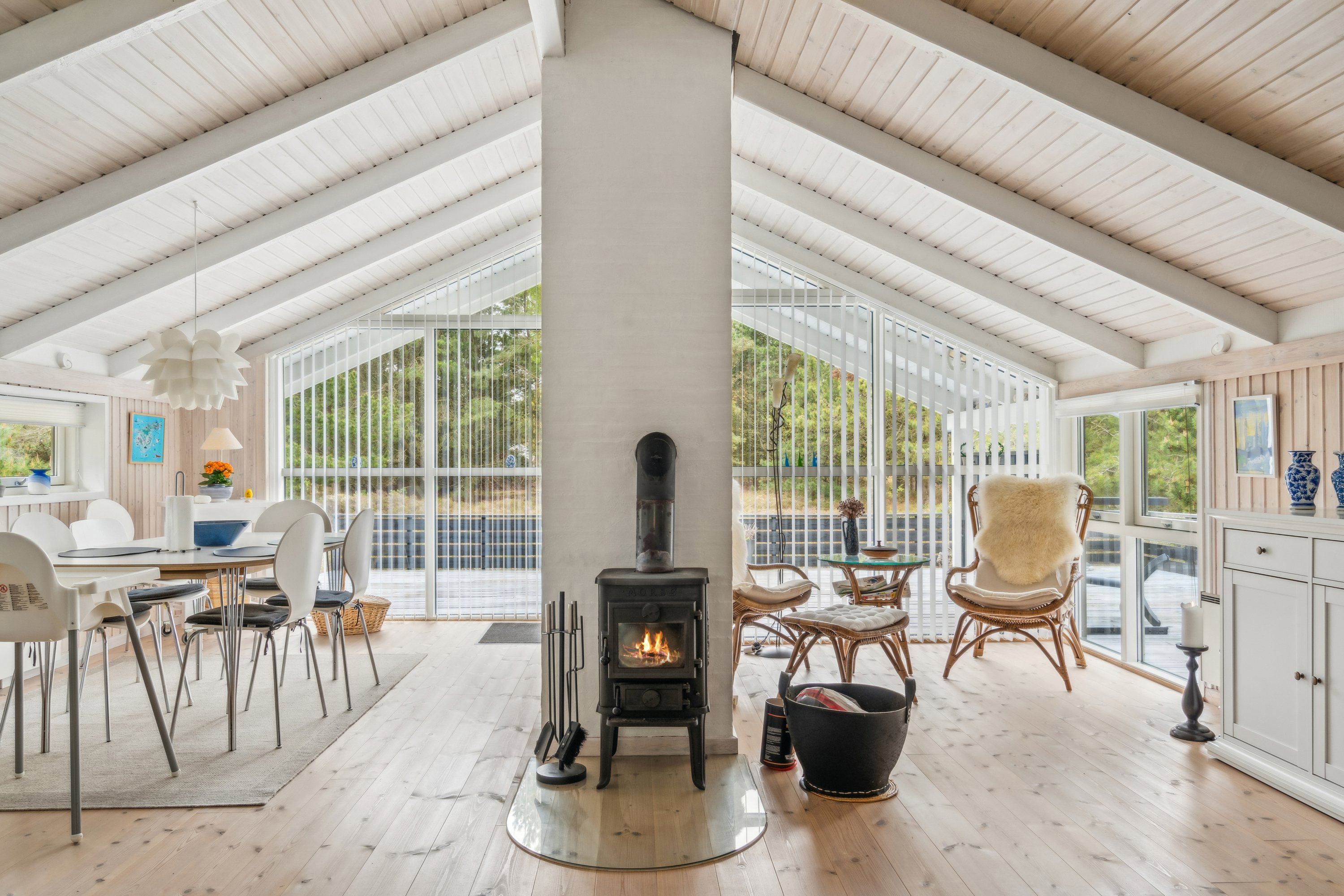 Fremhævet stue billede i fuldskærmstilstand. Billede af Sandskægvej 4, Vesterø, 9940 Læsø