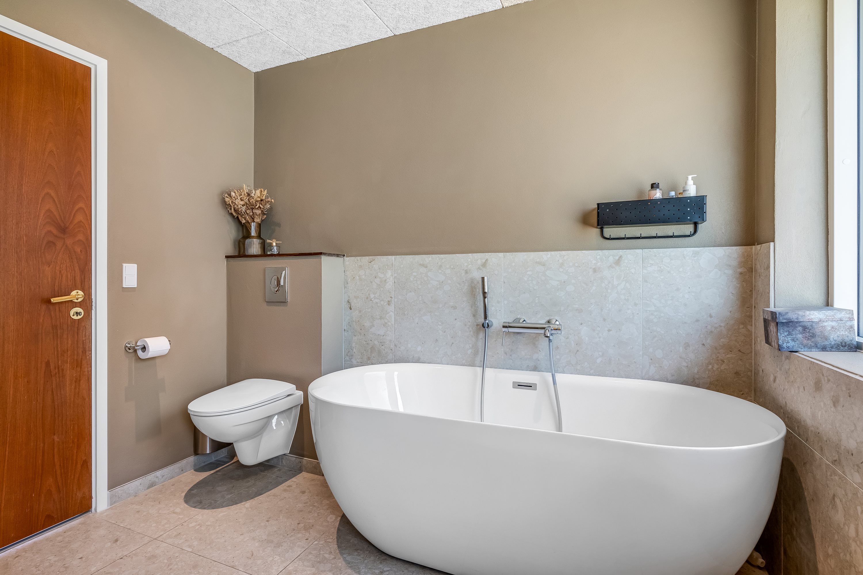 Fremhævet badeværelse billede i fuldskærmstilstand. Billede af Kløvermarken 27, 7500 Holstebro