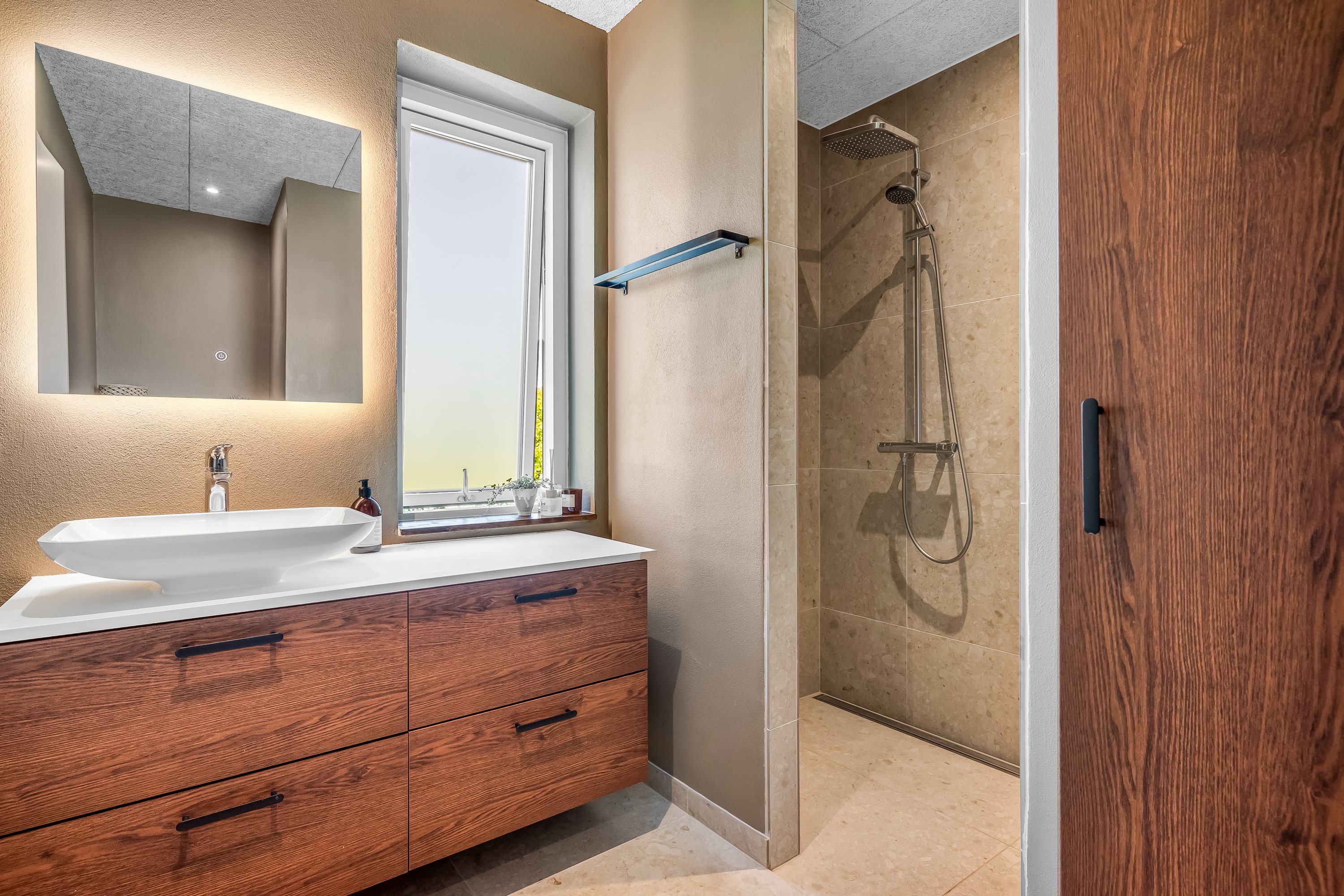 Fremhævet badeværelse billede i fuldskærmstilstand. Billede af Kløvermarken 27, 7500 Holstebro