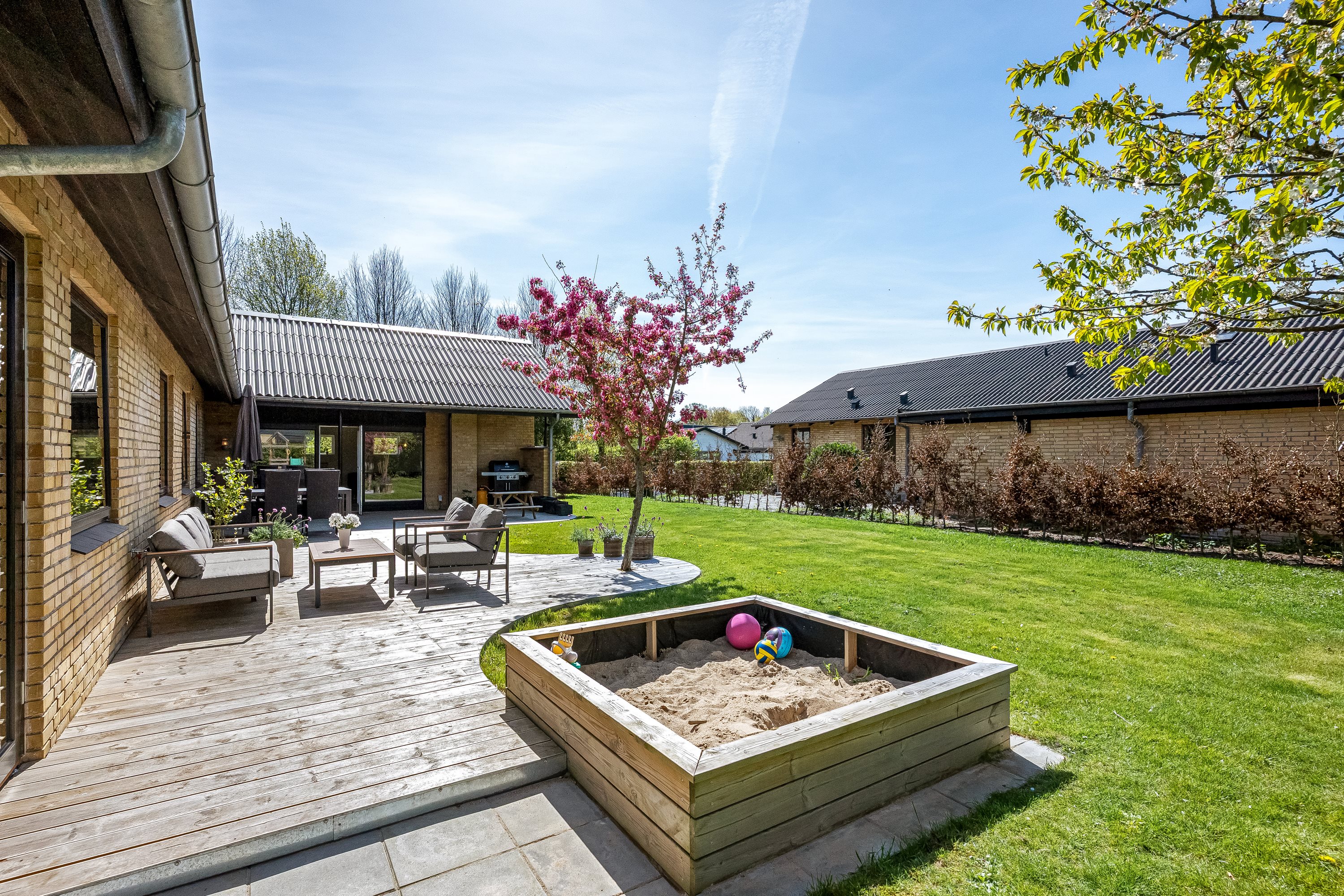 Fremhævet have billede i fuldskærmstilstand. Billede af Kløvermarken 27, 7500 Holstebro