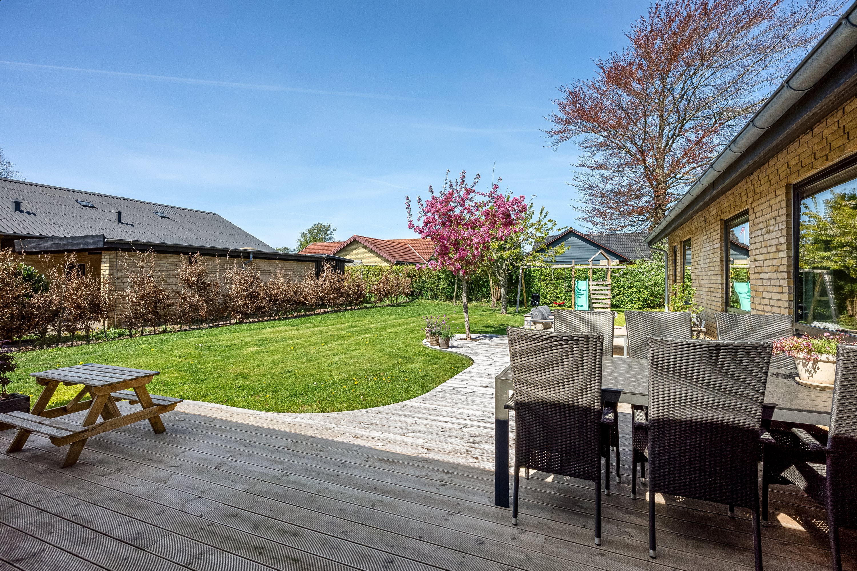 Fremhævet terrasse billede i fuldskærmstilstand. Billede af Kløvermarken 27, 7500 Holstebro