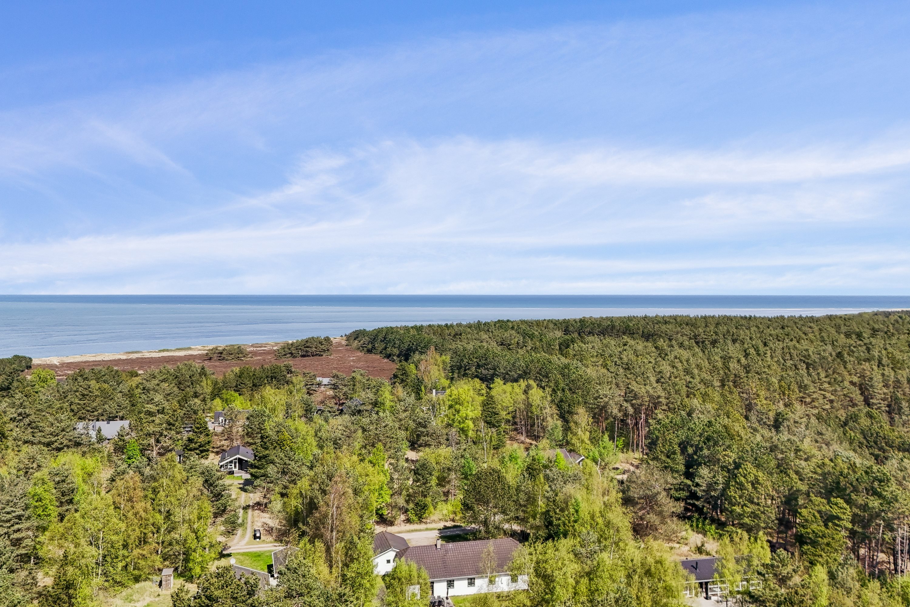 Fremhævet luftfoto billede i fuldskærmstilstand. Billede af Blåtopvej 9, Vesterø, 9940 Læsø