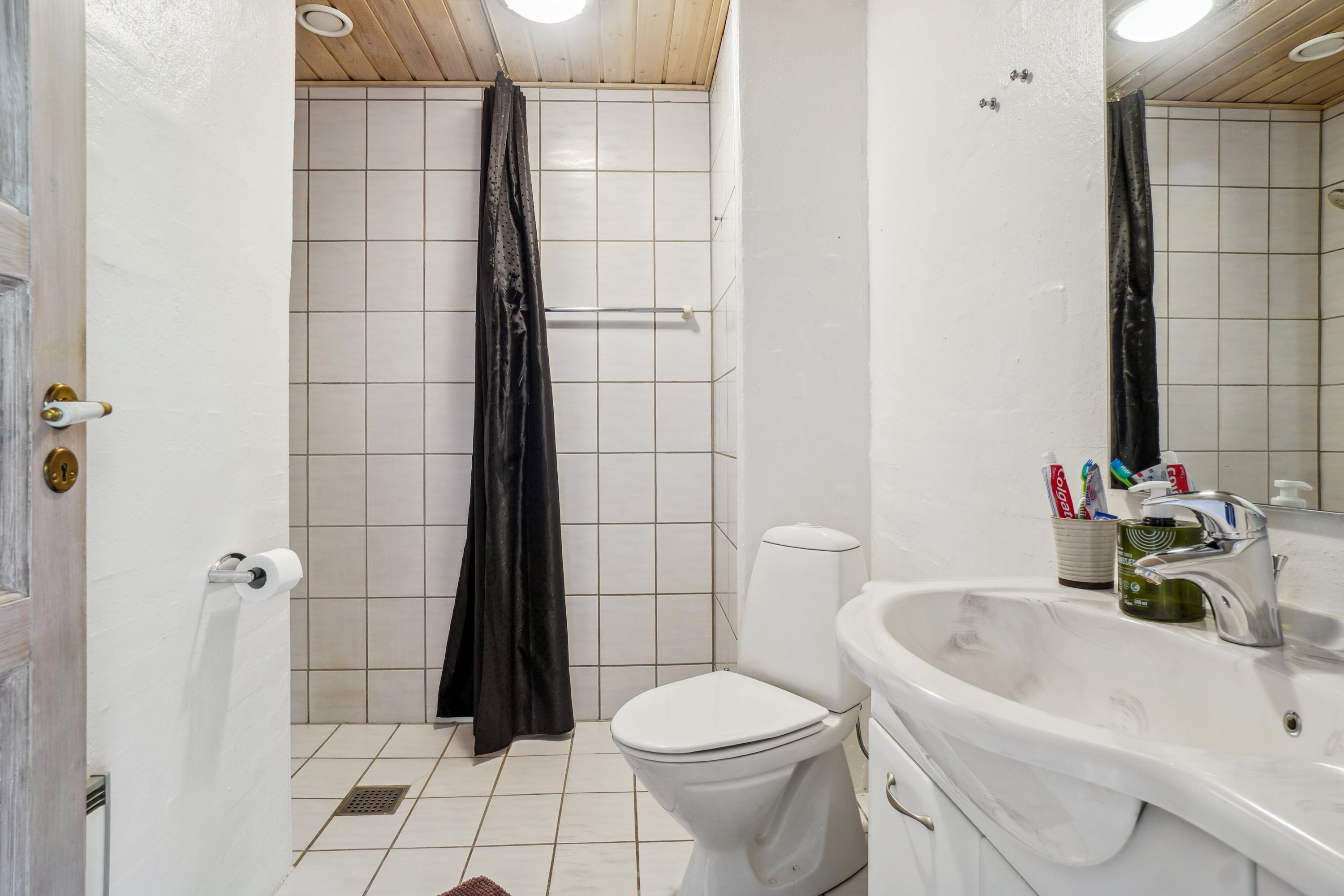 Fremhævet badeværelse billede i fuldskærmstilstand. Billede af Mosegade 40F, 8722 Hedensted