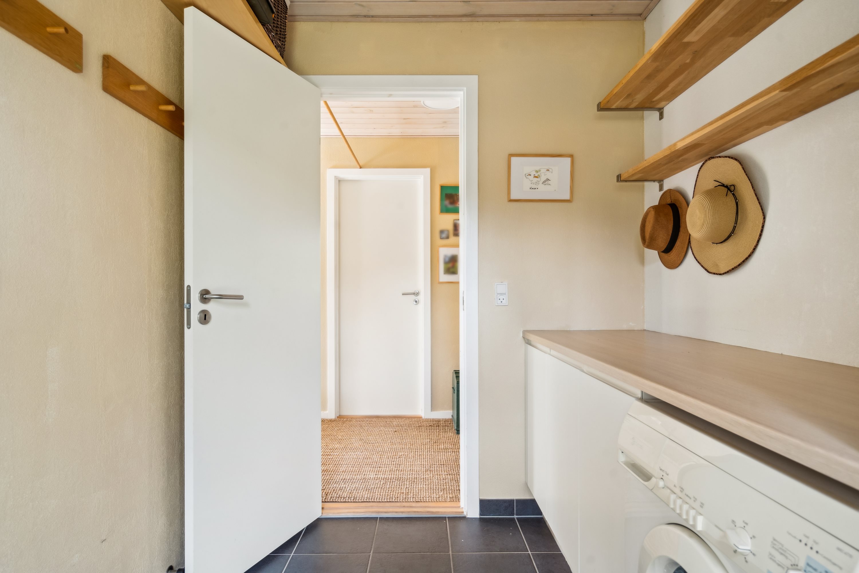 Fremhævet badeværelse billede i fuldskærmstilstand. Billede af Irisvej 4, Østerby, 9940 Læsø