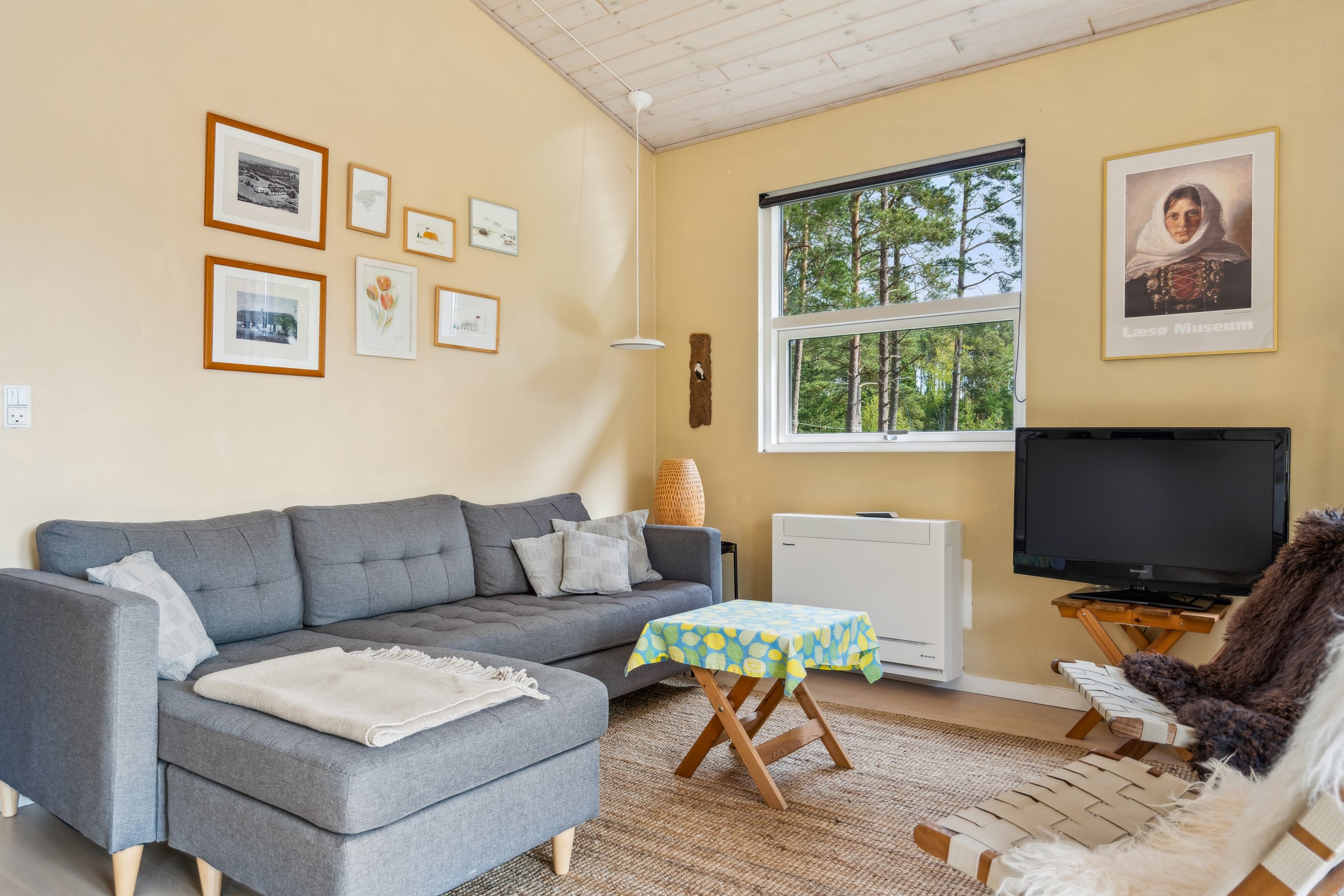 Fremhævet stue billede i fuldskærmstilstand. Billede af Irisvej 4, Østerby, 9940 Læsø