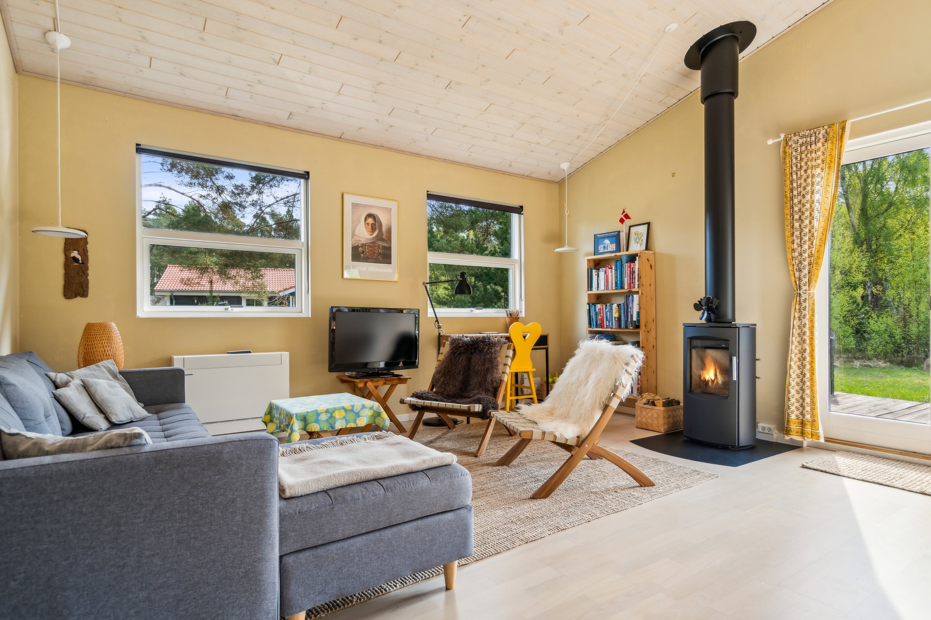 Fremhævet stue billede i fuldskærmstilstand. Billede af Irisvej 4, Østerby, 9940 Læsø