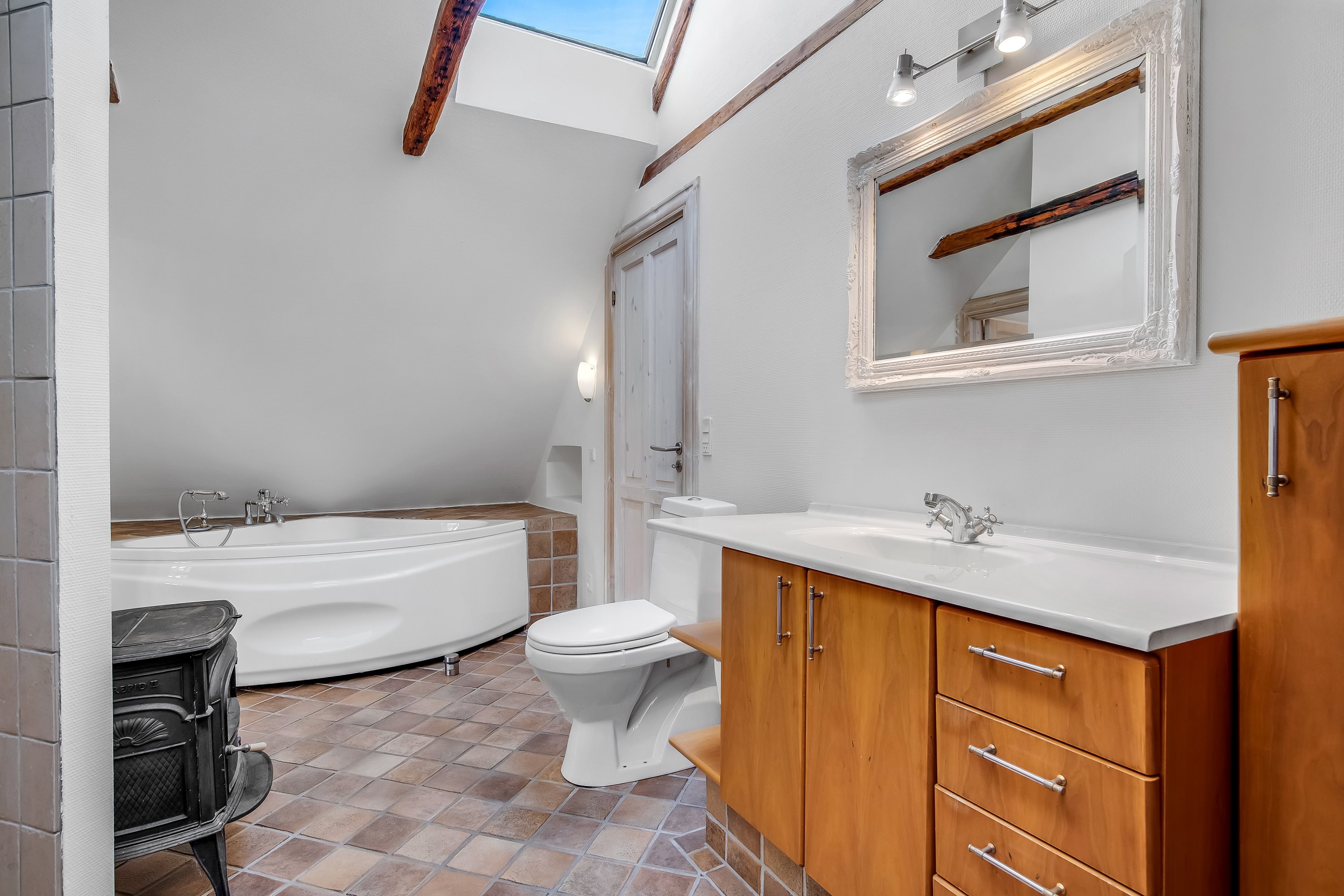 Fremhævet badeværelse billede i fuldskærmstilstand. Billede af Lemvigvej 16, 7500 Holstebro