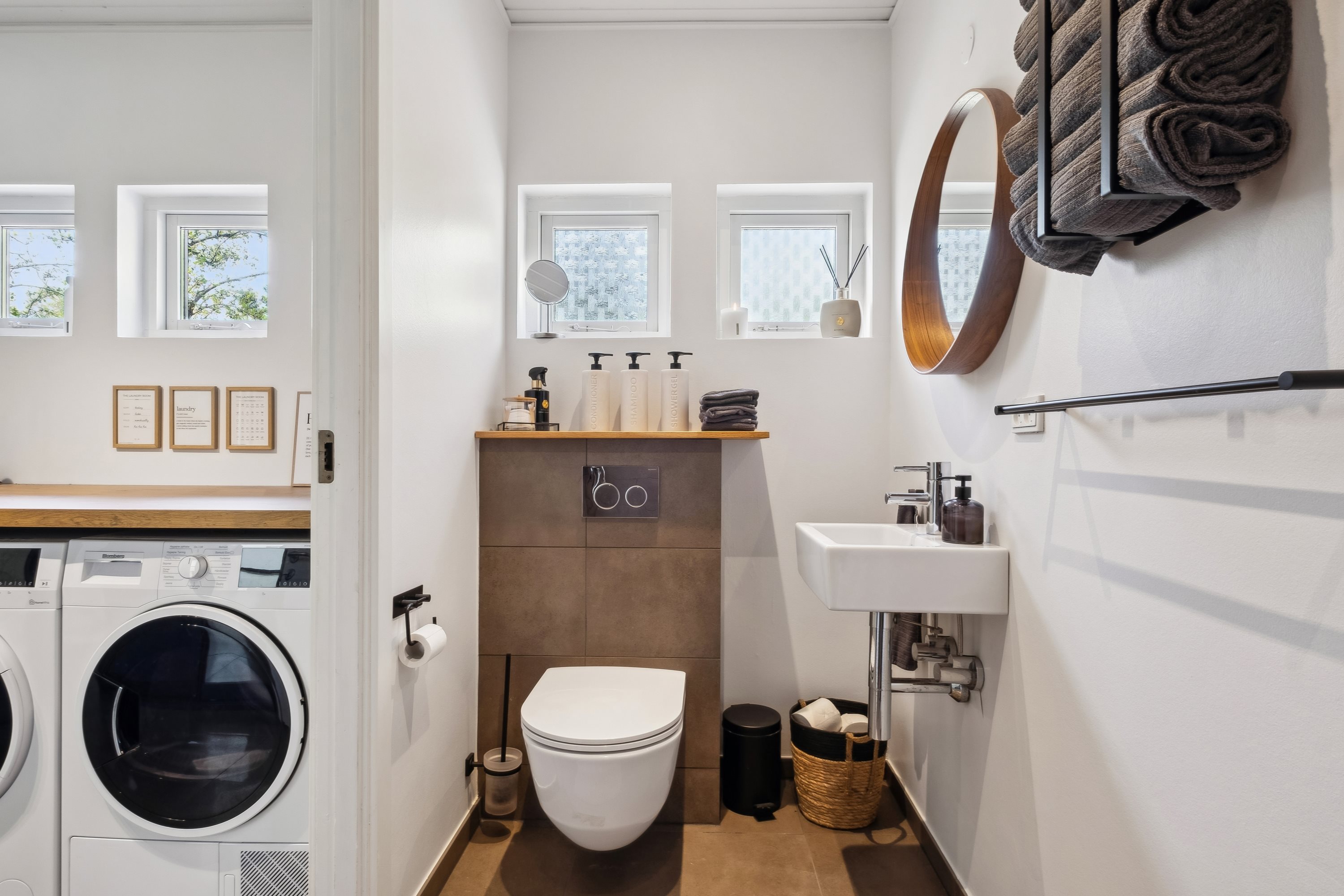 Fremhævet badeværelse billede i fuldskærmstilstand. Billede af Sogneskellet 26, 8732 Hovedgård