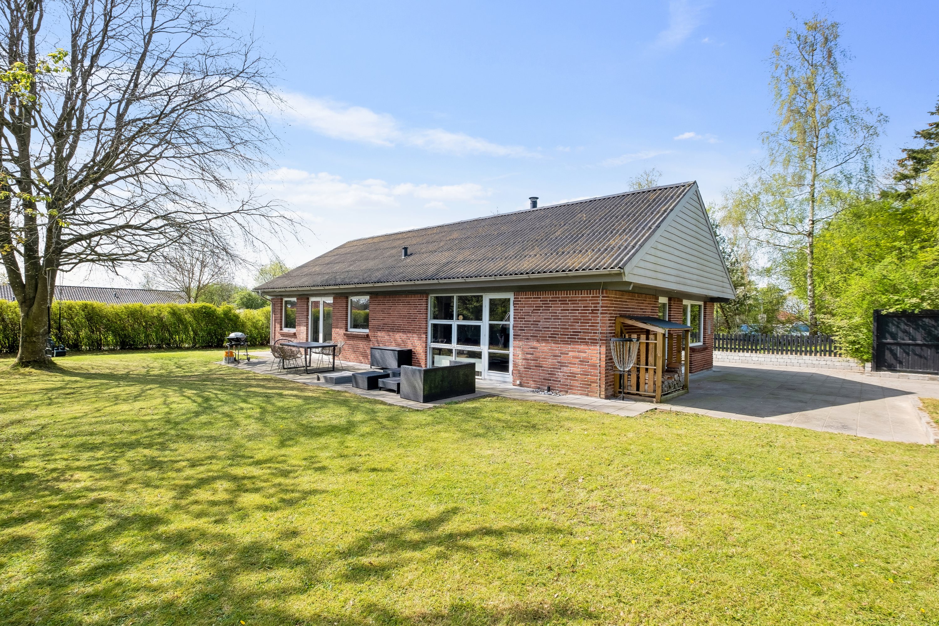 Fremhævet ejendom 1 billede i fuldskærmstilstand. Billede af Sogneskellet 26, 8732 Hovedgård