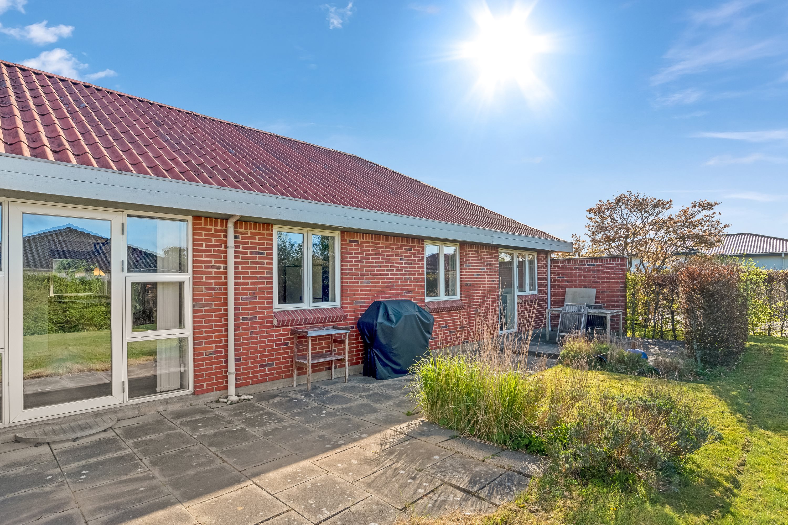 Fremhævet terrasse billede i fuldskærmstilstand. Billede af Blomstervænget 11, Rindum, 6950 Ringkøbing