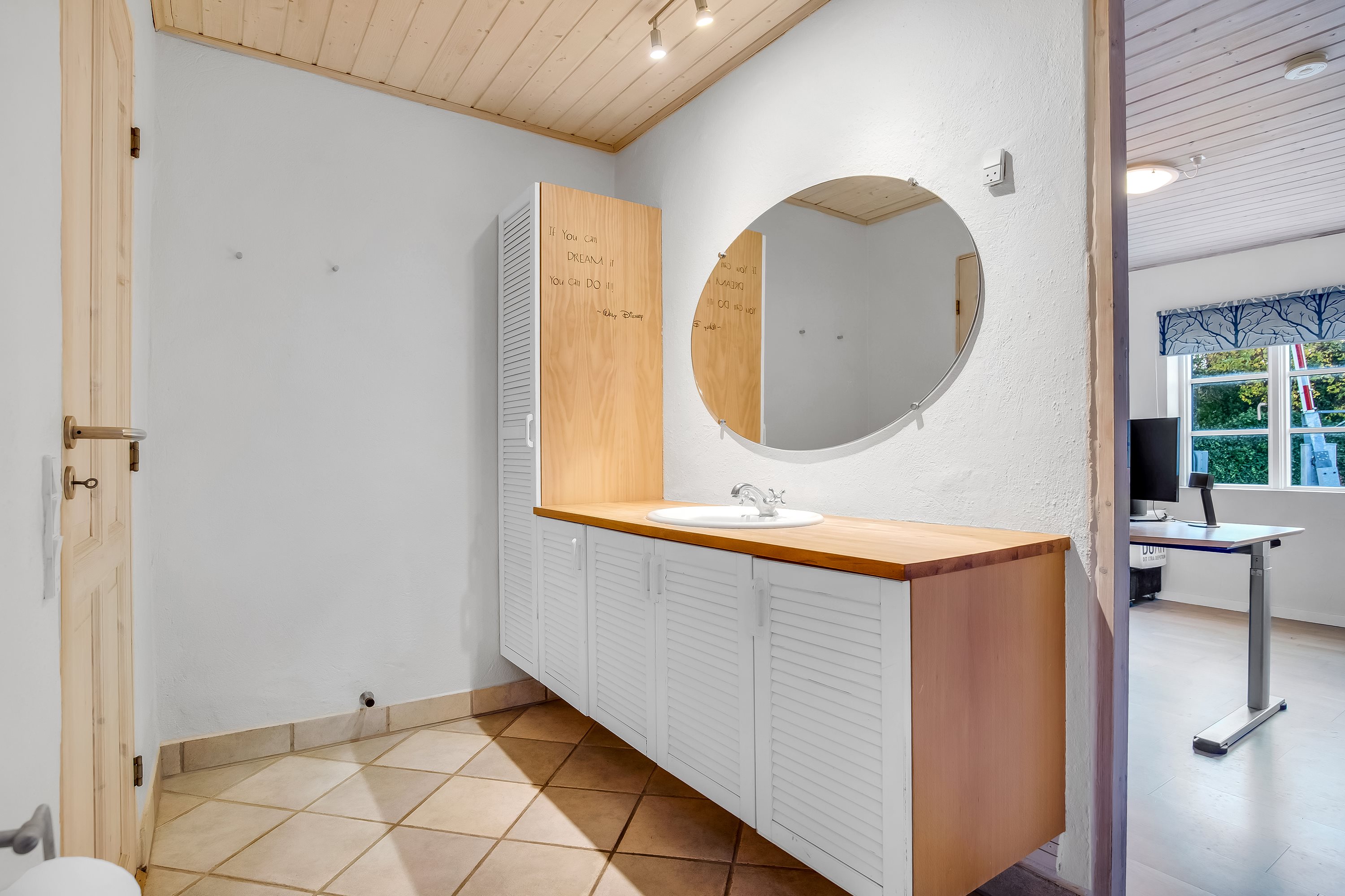 Fremhævet badeværelse billede i fuldskærmstilstand. Billede af Lemvigvej 16, 7500 Holstebro